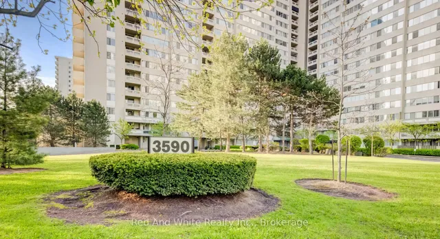 3590 Kaneff Cres #2013, Mississauga 2