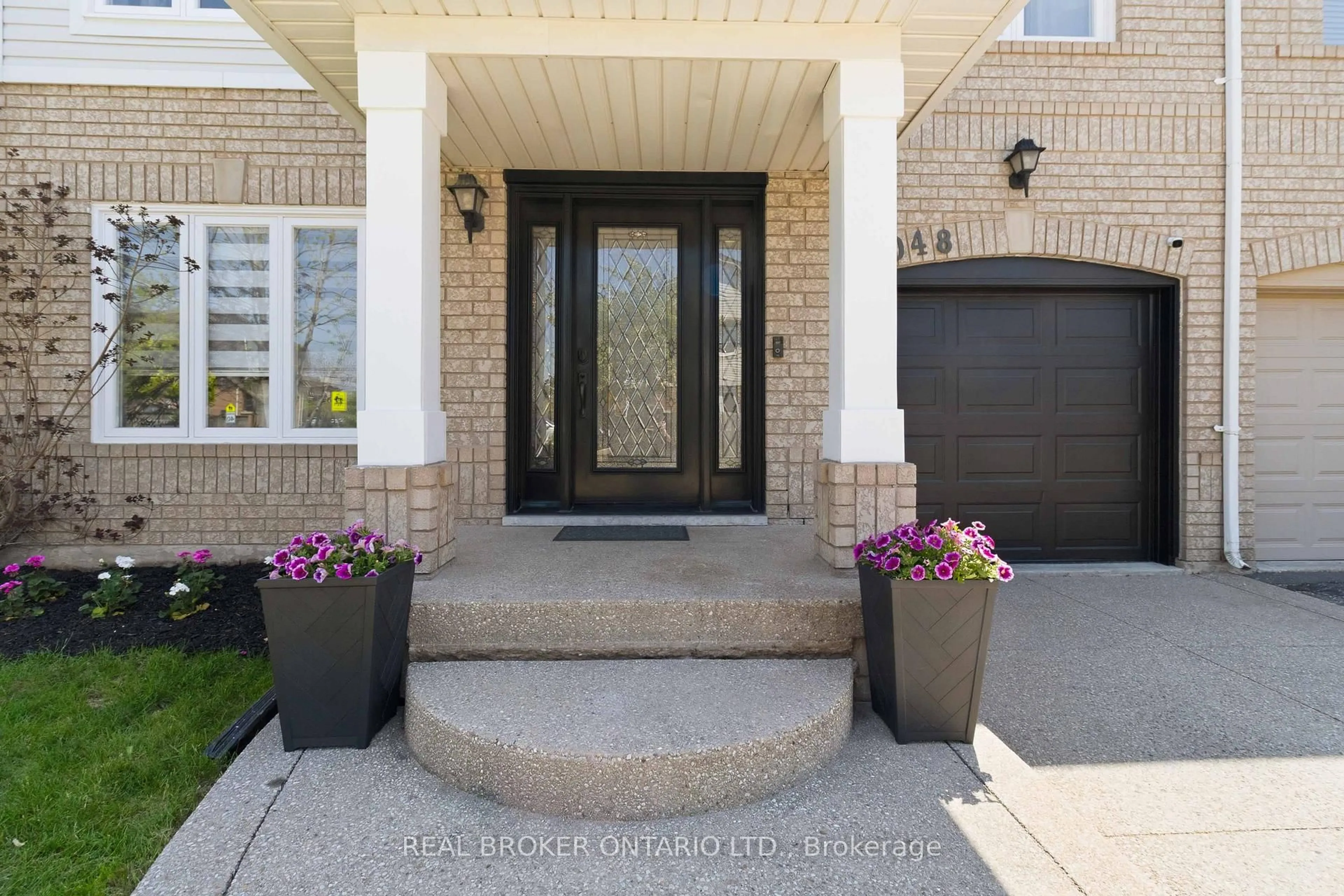 Indoor entryway for 5048 HASWELL Lane, Burlington Ontario L7L 6H3