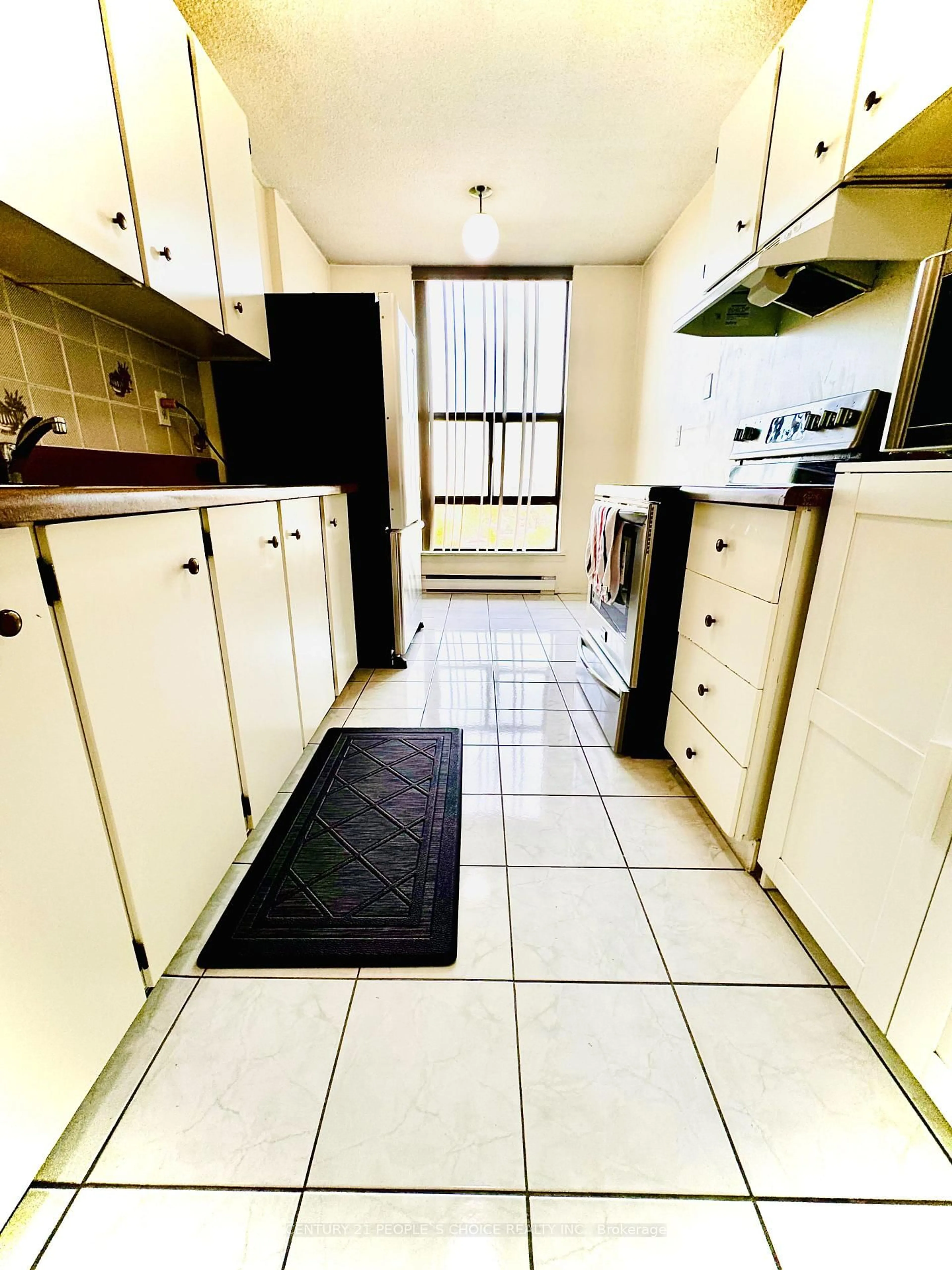 Standard kitchen, unknown for 21 Knightsbridge Rd #1205, Brampton Ontario L6T 3Y1