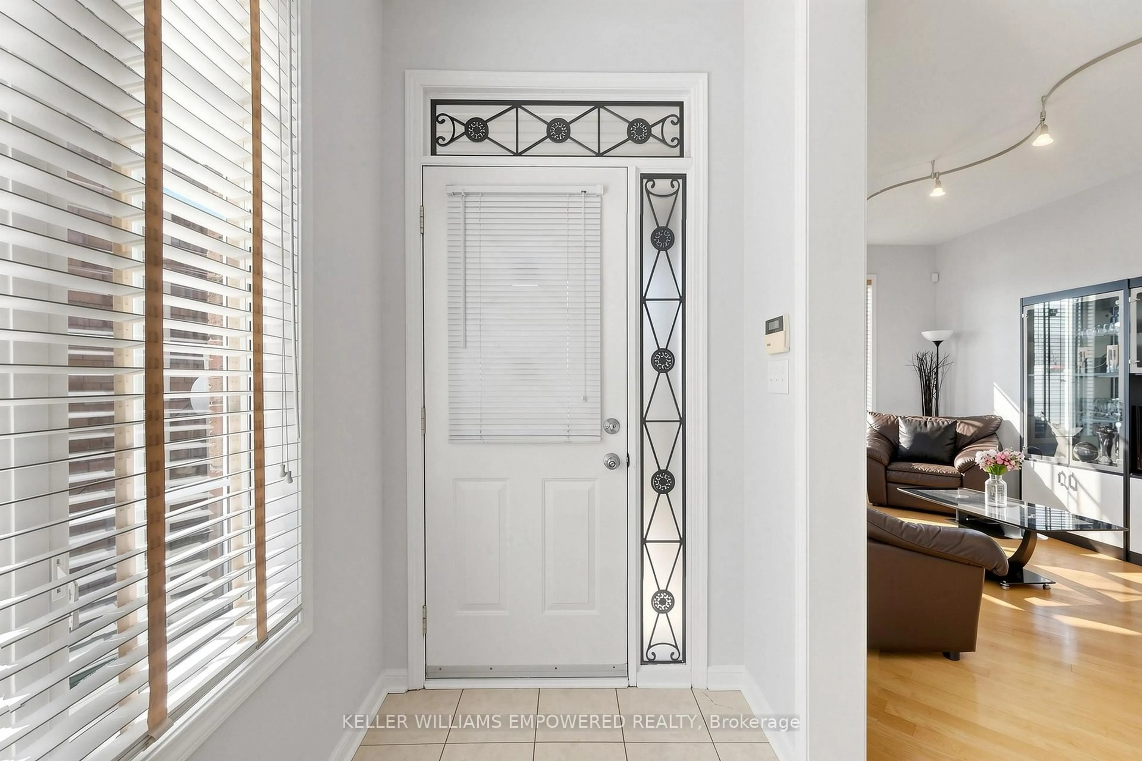 Indoor entryway for 14 Patience Dr, Brampton Ontario L7A 2S6