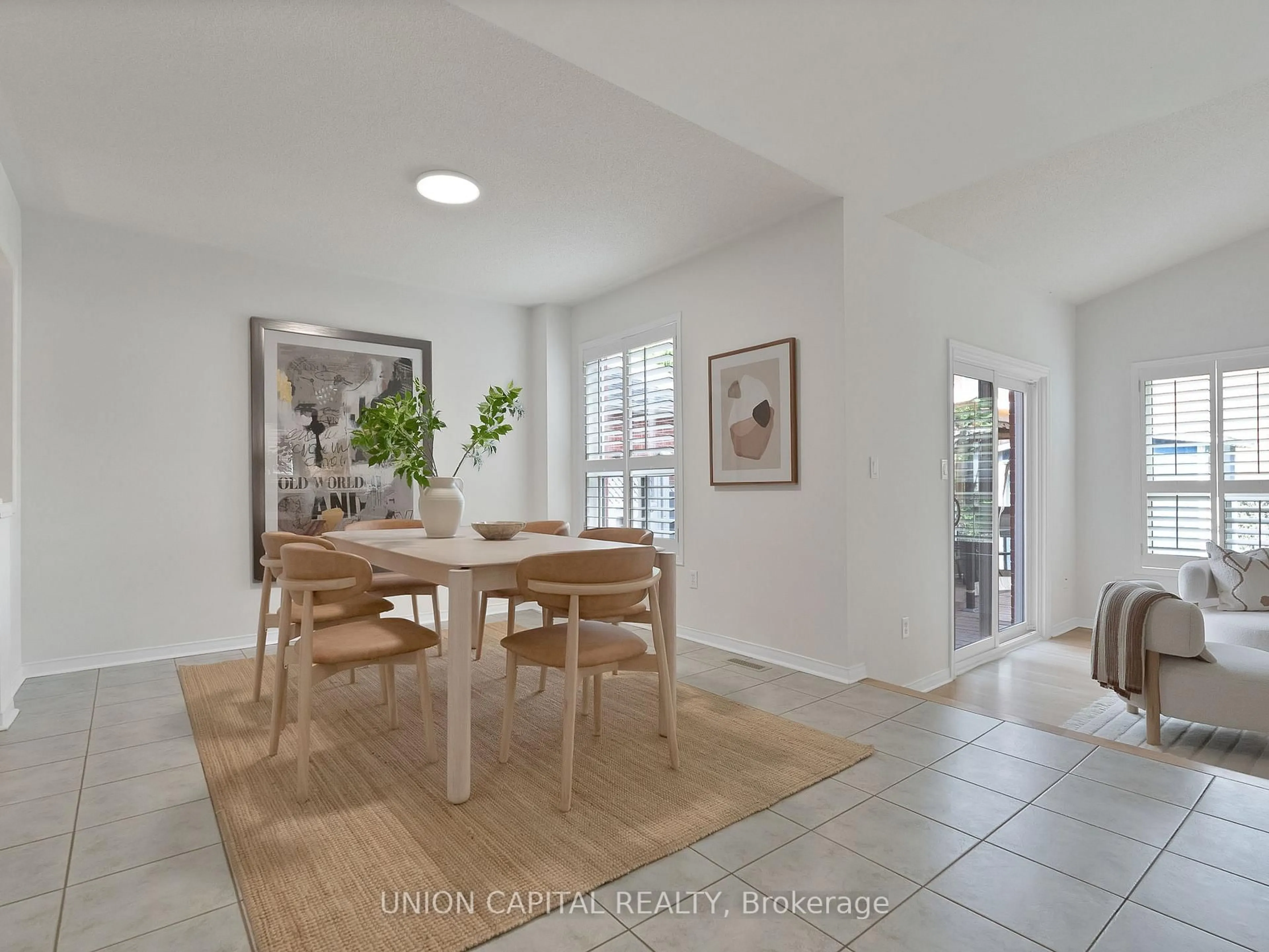 Dining room, ceramic/tile floor for 3845 Ridgepoint Way, Mississauga Ontario L5N 7T7