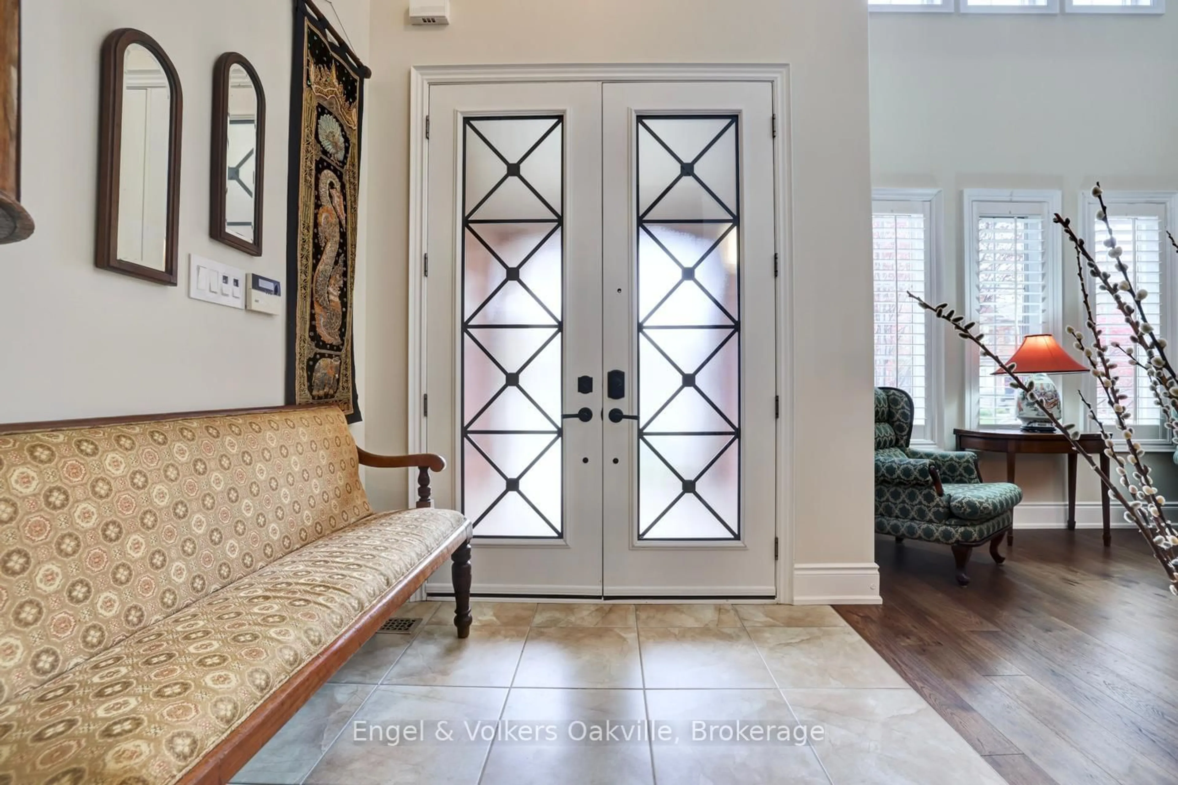 Indoor entryway for 3324 Mistwell Cres, Oakville Ontario L6L 0A2