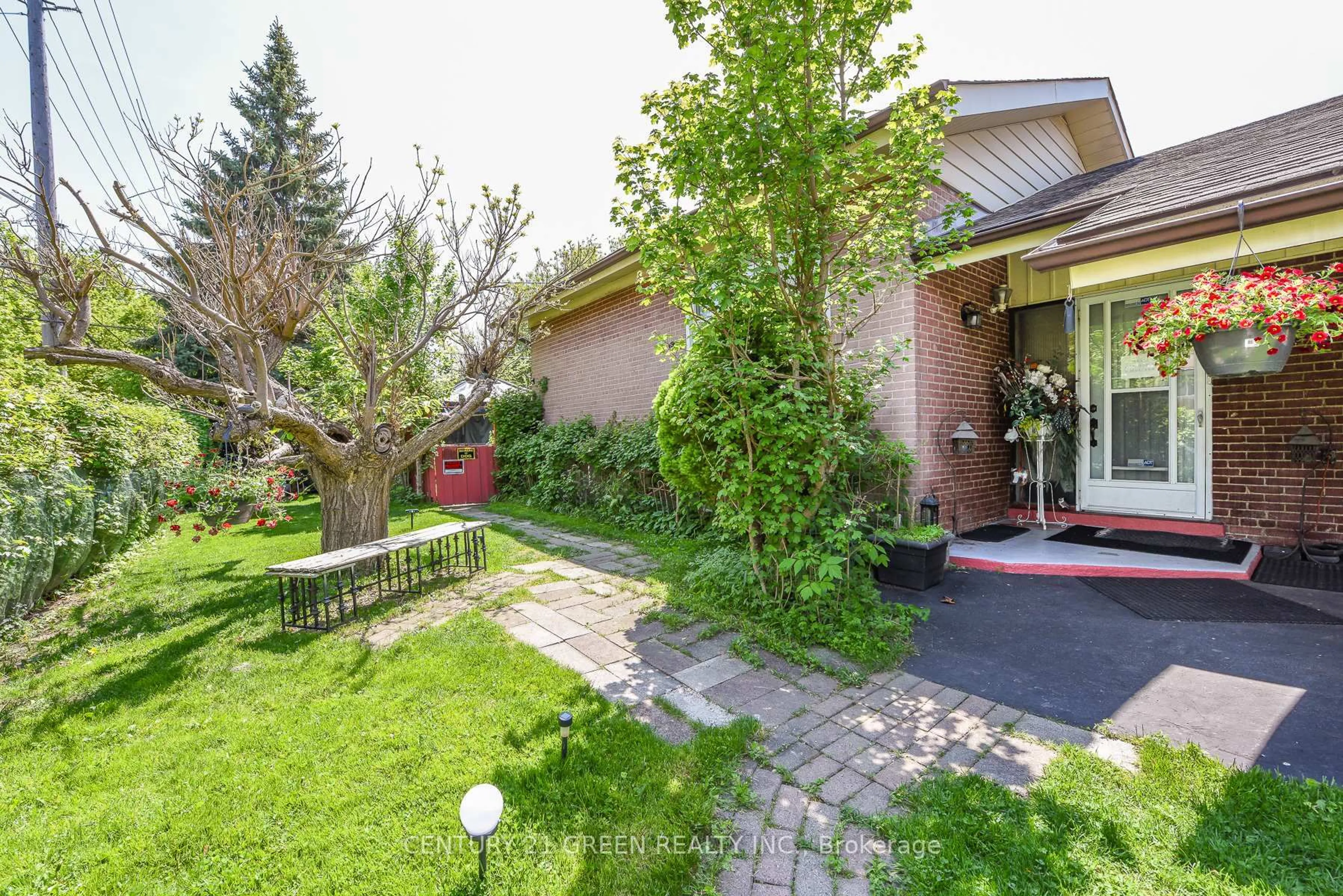 Patio, street for 19 Eriksdale Rd, Toronto Ontario M9C 2B8