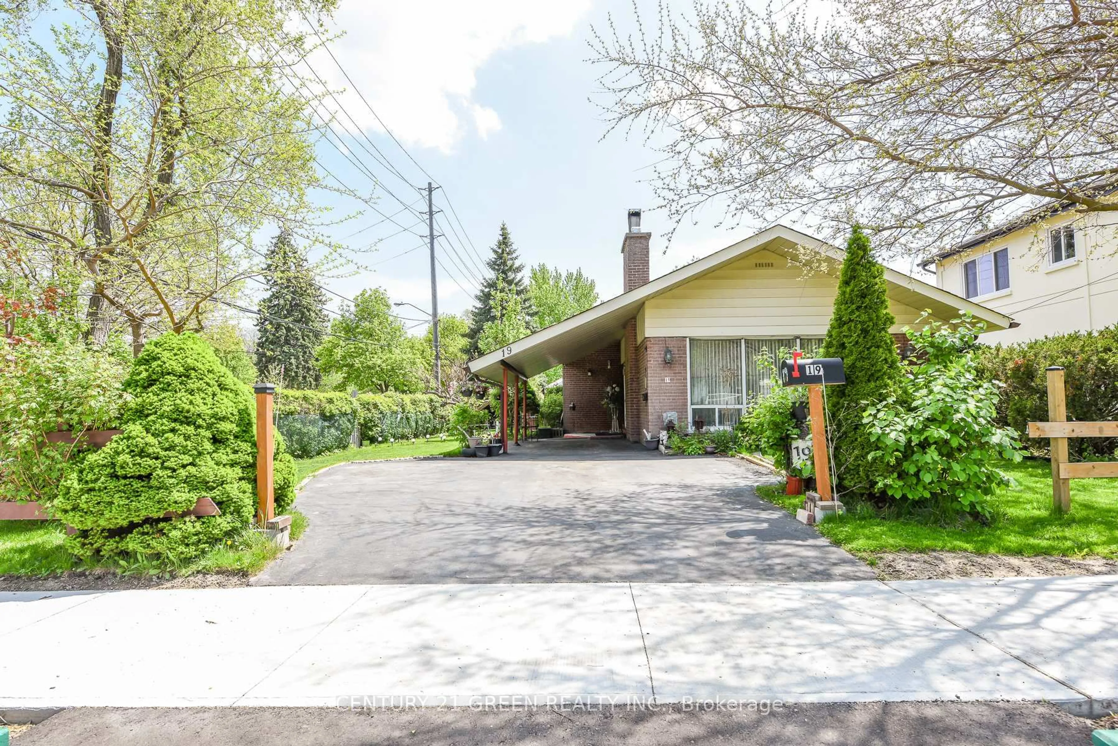 Unknown for 19 Eriksdale Rd, Toronto Ontario M9C 2B8
