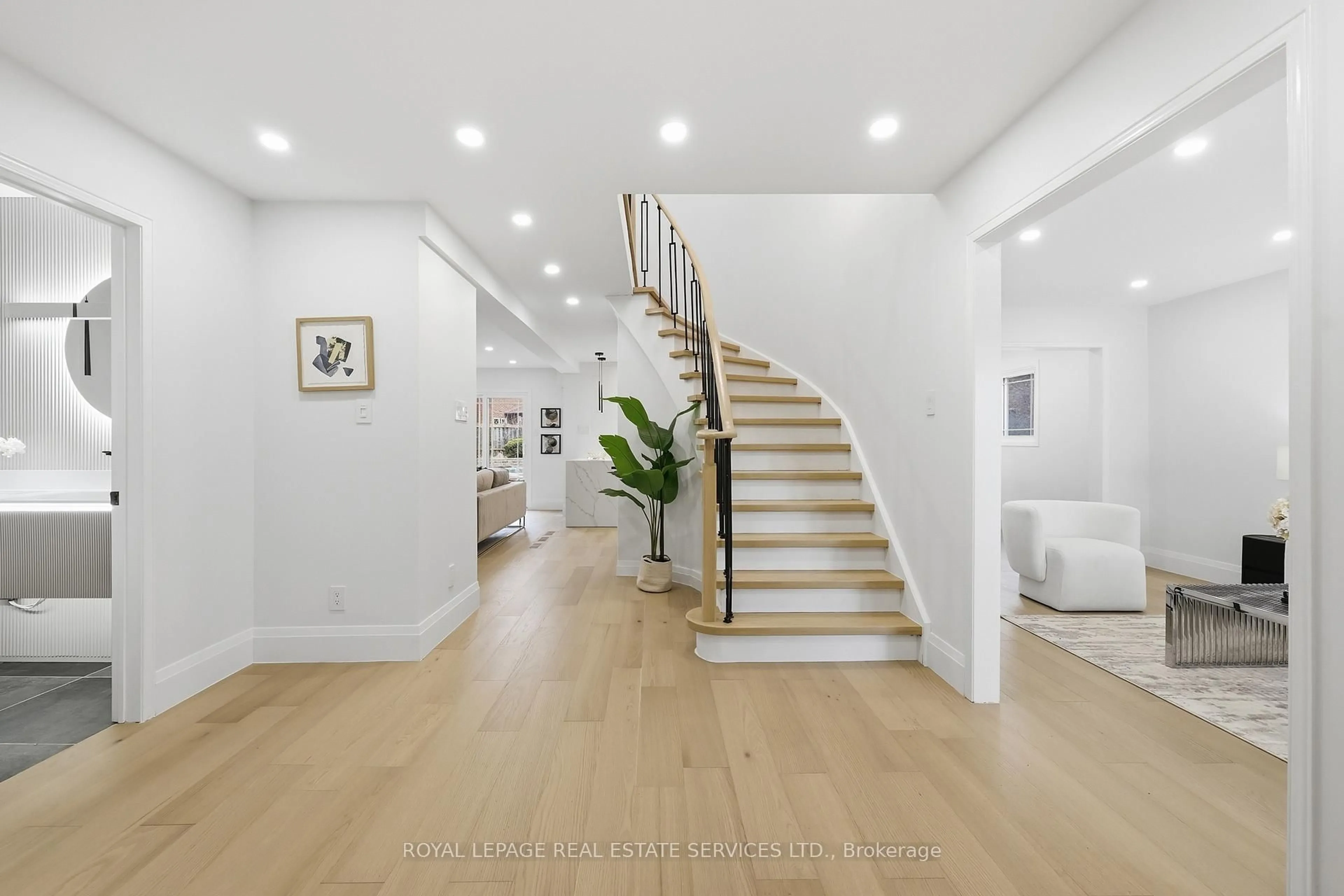 Unknown for 1332 Quinpool Crt, Mississauga Ontario L5C 4J3