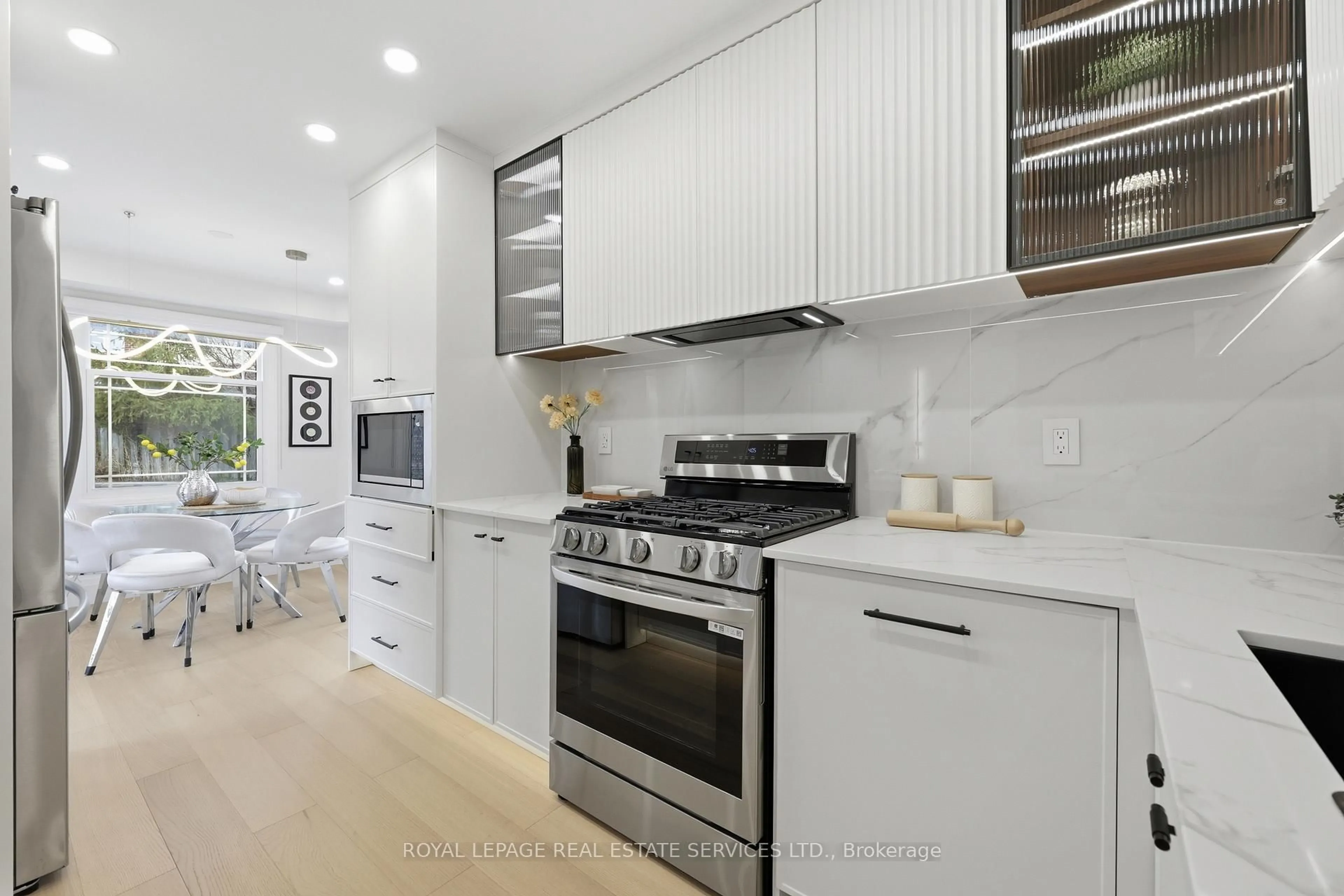 Unknown for 1332 Quinpool Crt, Mississauga Ontario L5C 4J3