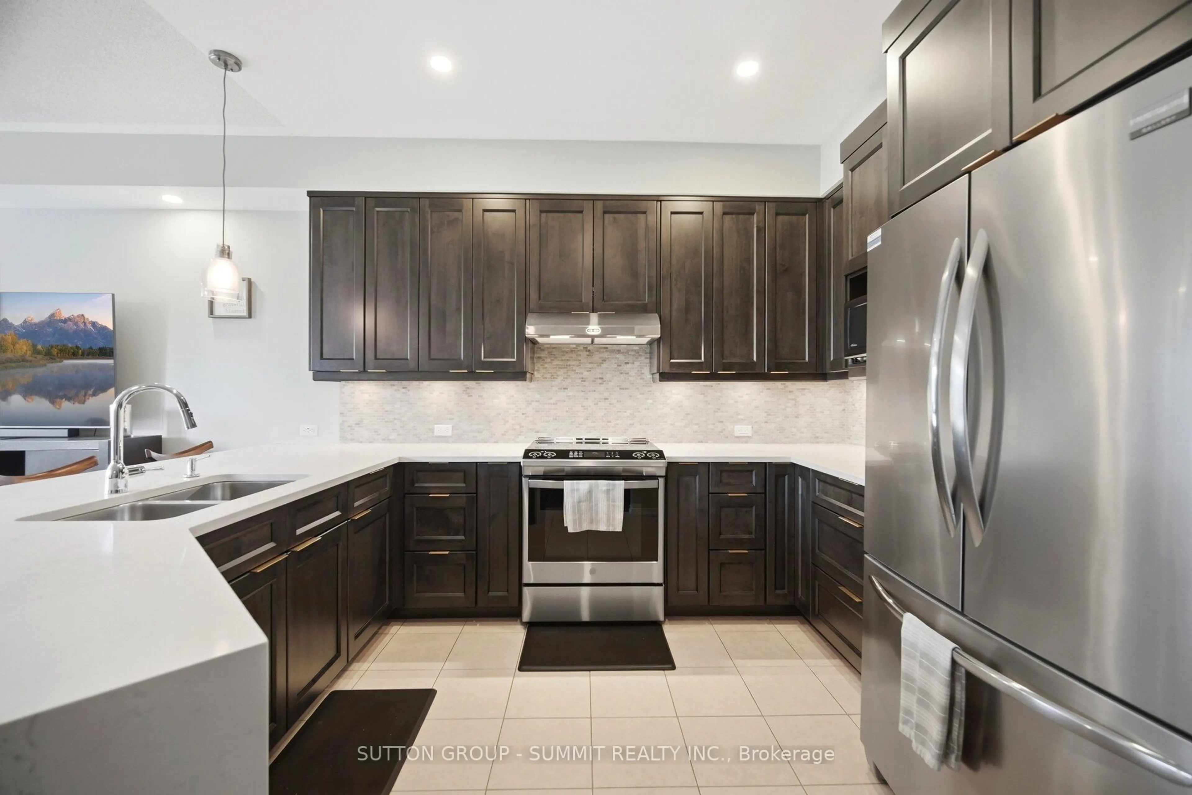 Contemporary kitchen, ceramic/tile floor for 745 FARMSTEAD Dr #15, Milton Ontario L9T 8B1