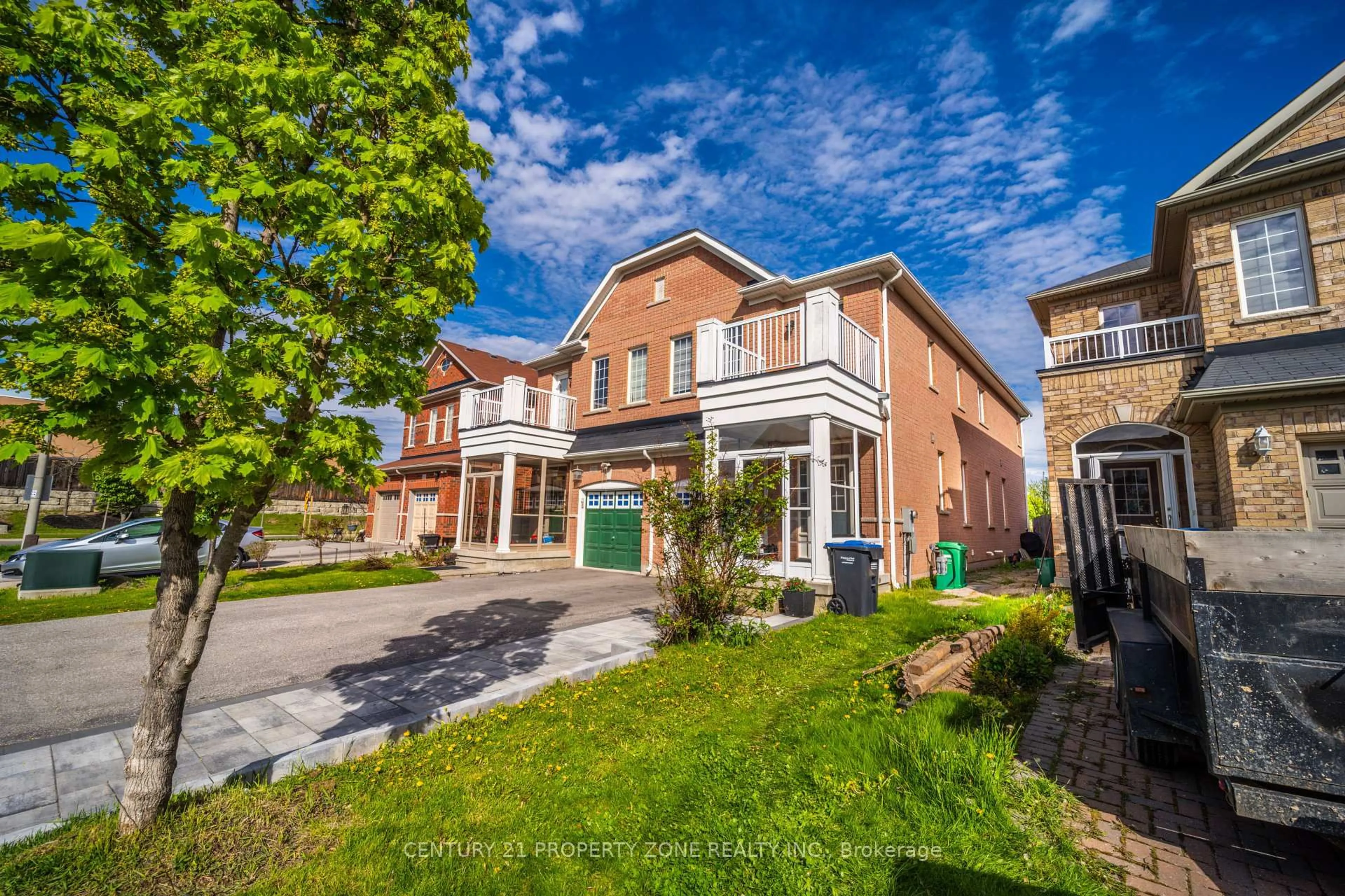 Home with brick exterior material, street for 5324 Bellaggio Cres, Mississauga Ontario L5V 0C9