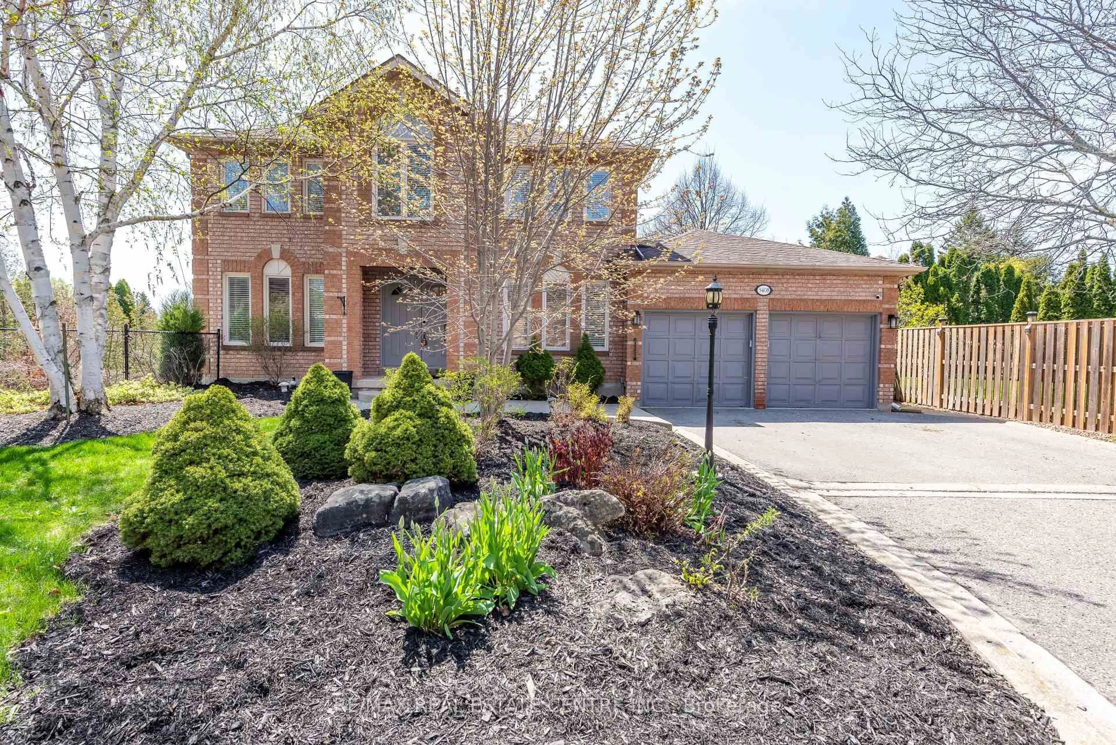 Home with brick exterior material, street for 3408 Trelawny Circ, Mississauga Ontario L5N 6N6
