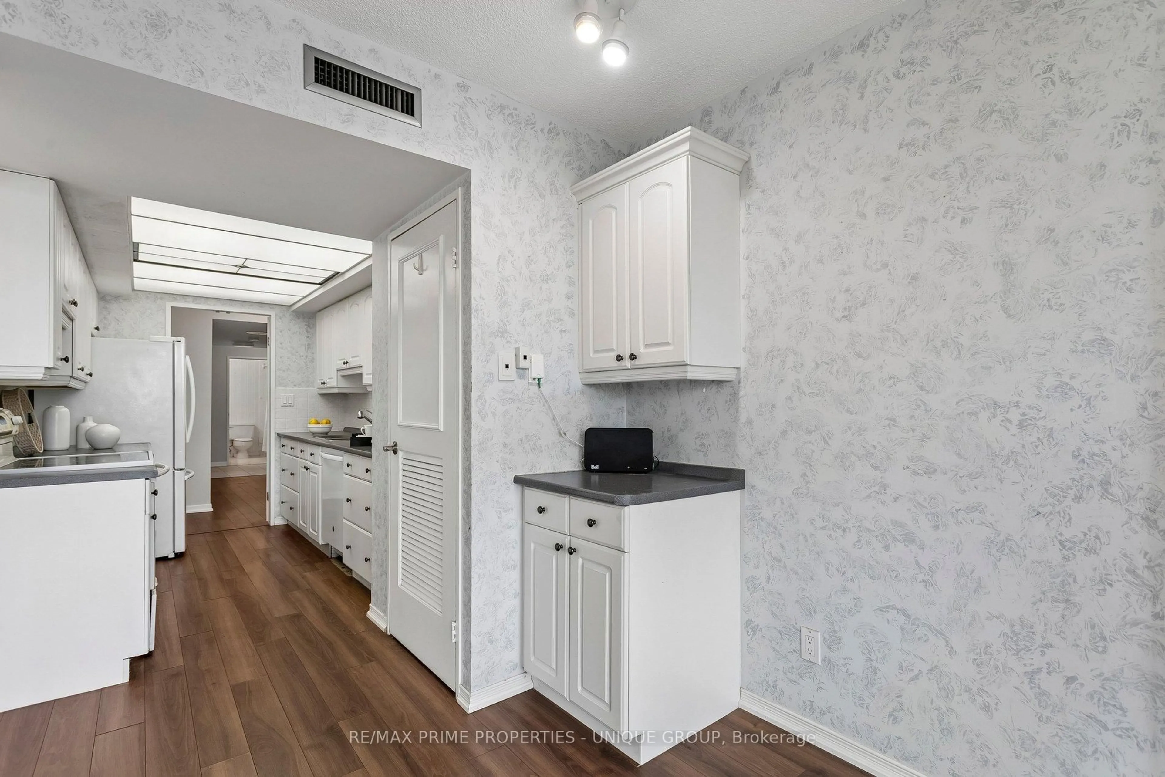 Unknown for 1300 Bloor St #710, Mississauga Ontario L4Y 3Z2