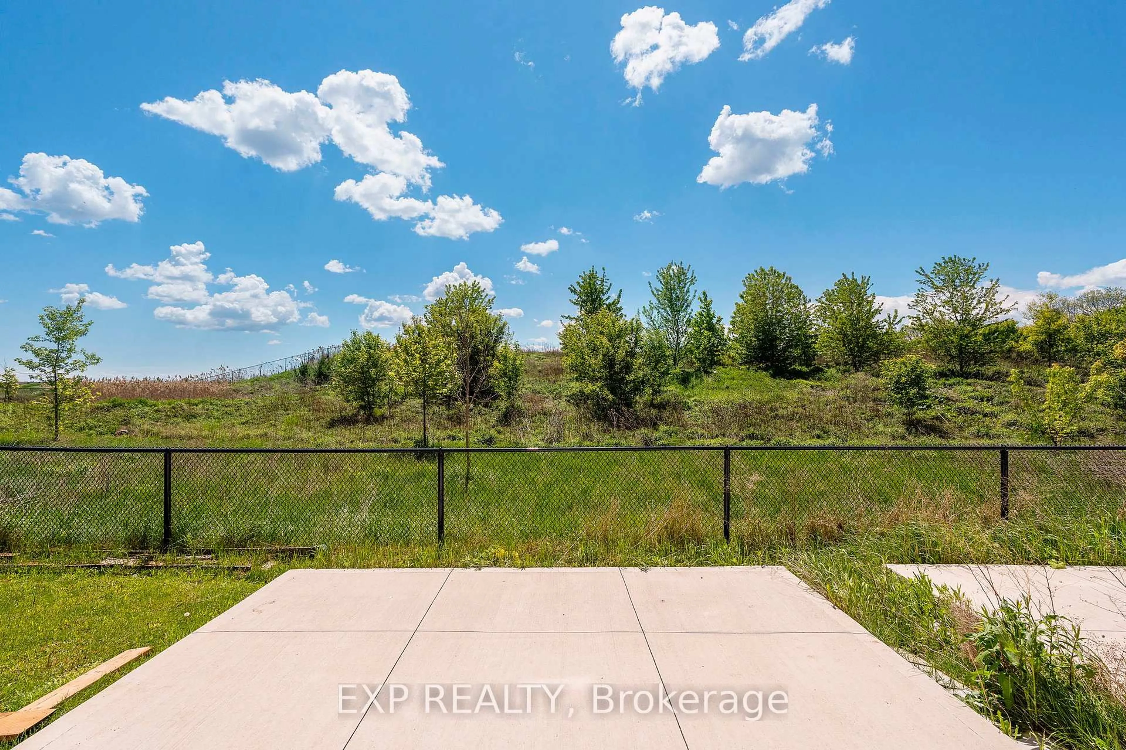 A pic from outside/outdoor area/front of a property/back of a property/a pic from drone, water/lake/river/ocean view for 38 Miami Grve, Brampton Ontario L6Z 0H7