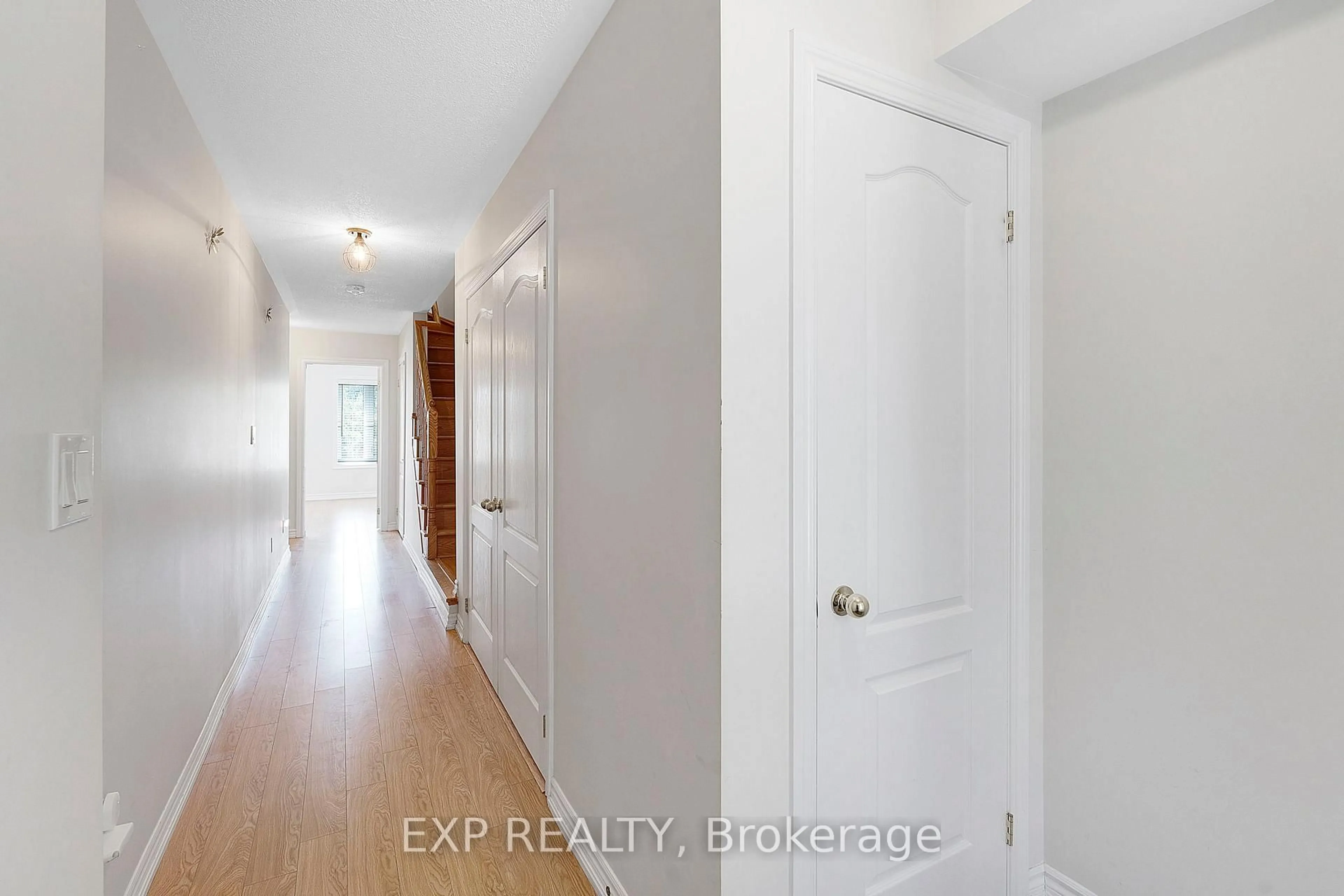 Indoor entryway for 38 Miami Grve, Brampton Ontario L6Z 0H7