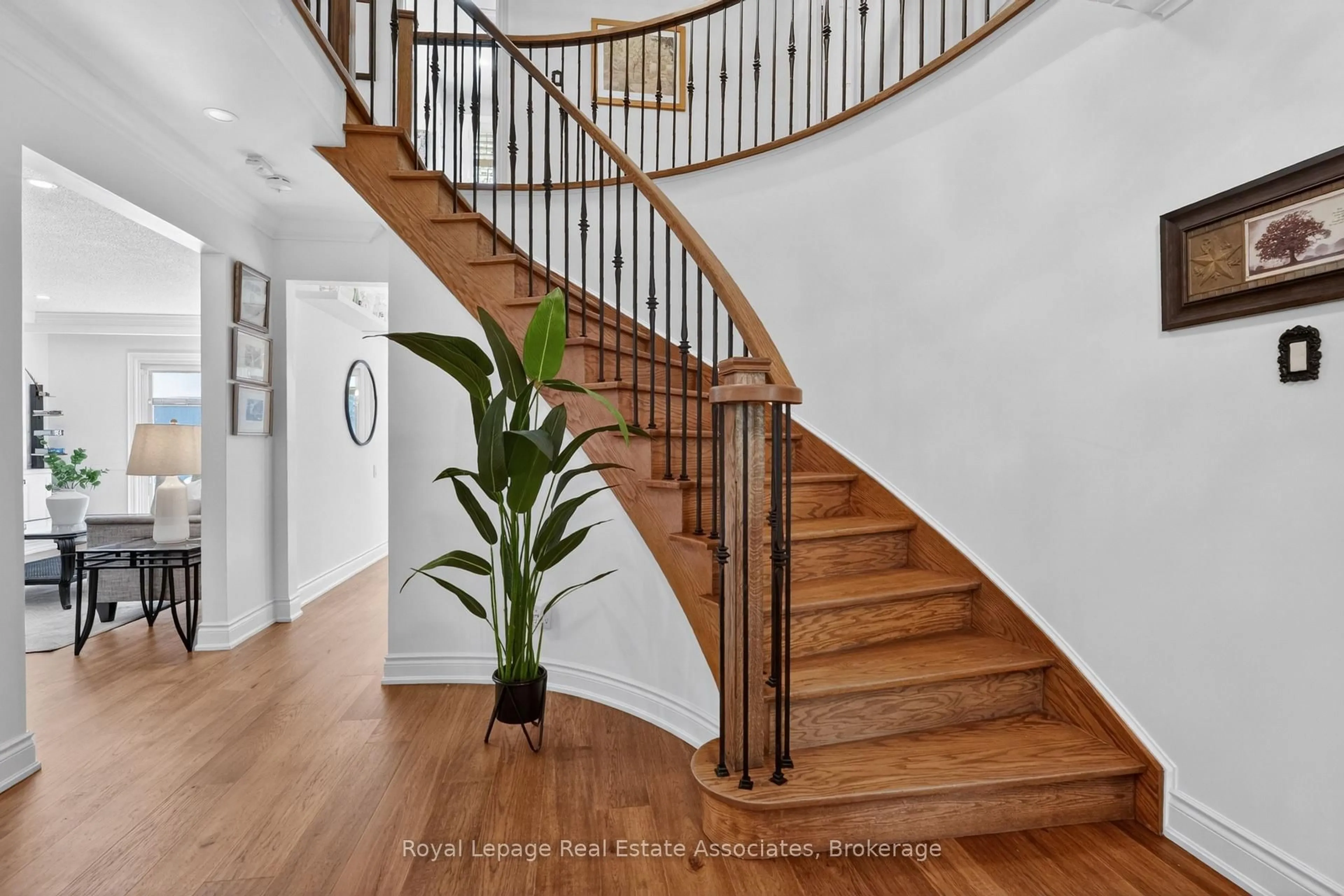 Unknown for 174 Cheverie St, Oakville Ontario L6J 6C4