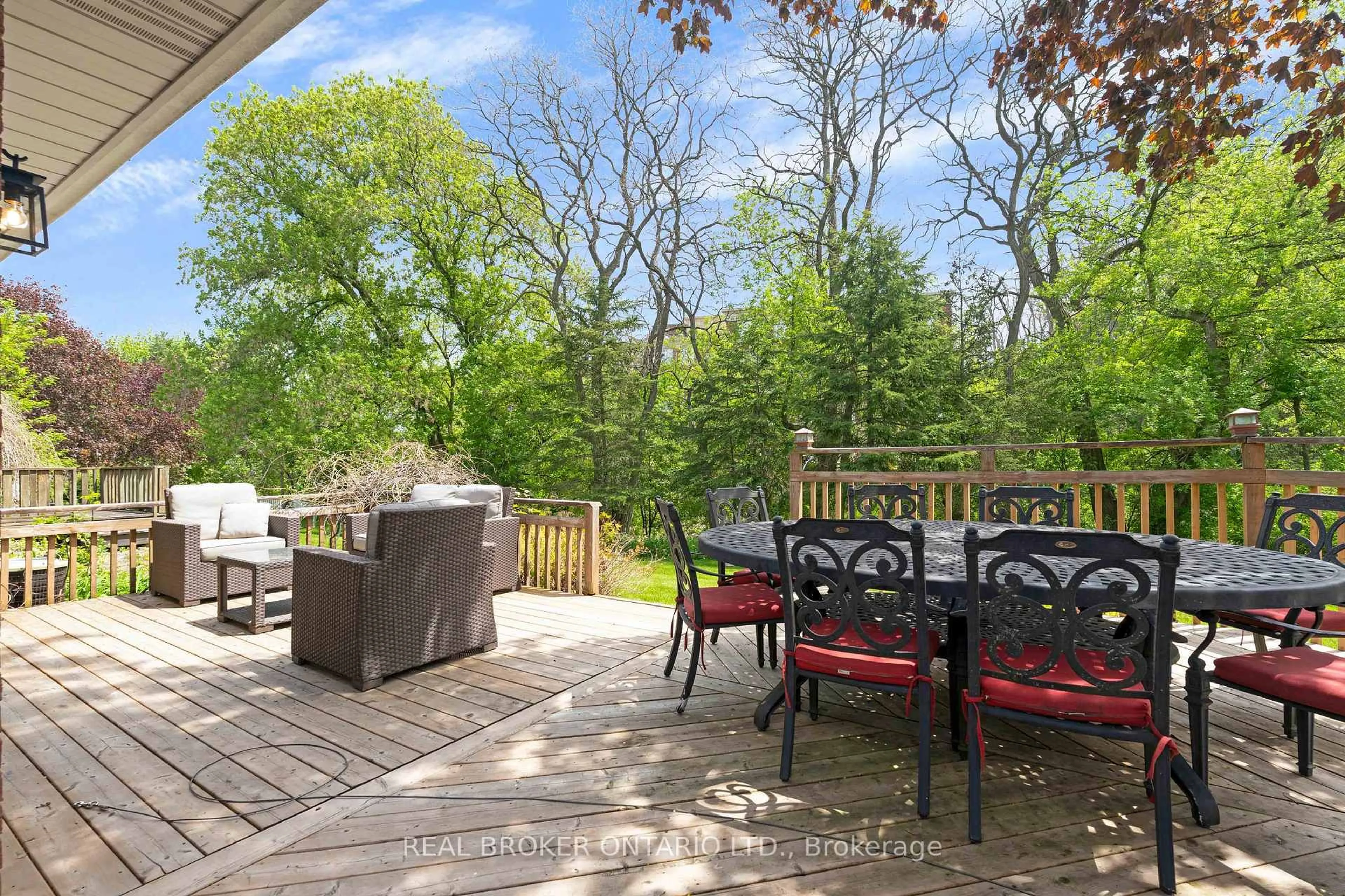 Patio, unknown for 44 Hickman St, Caledon Ontario L7E 2N1