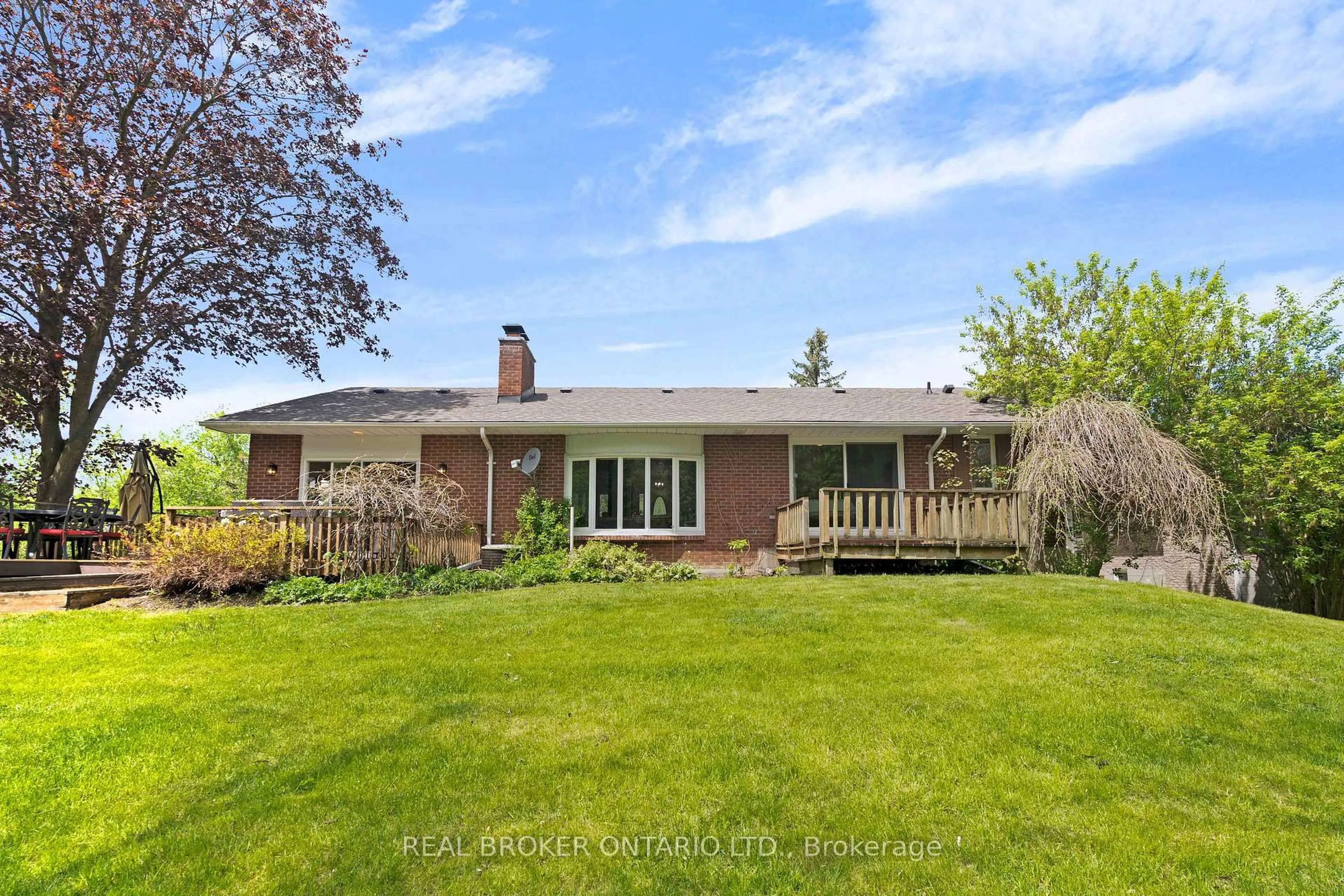 A pic from outside/outdoor area/front of a property/back of a property/a pic from drone, water/lake/river/ocean view for 44 Hickman St, Caledon Ontario L7E 2N1