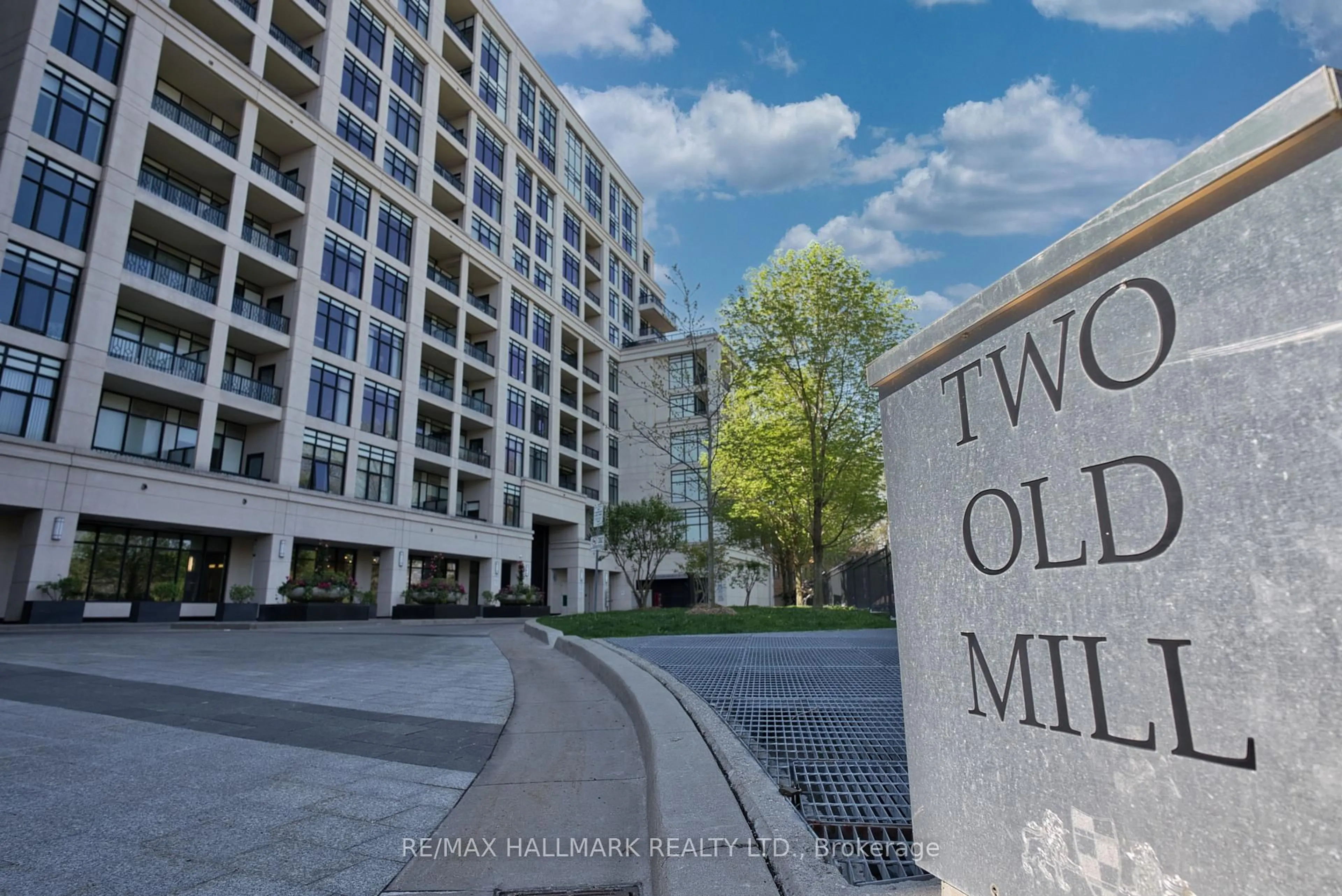 Unknown for 2 Old Mill Dr #316, Toronto Ontario M6S 0A2