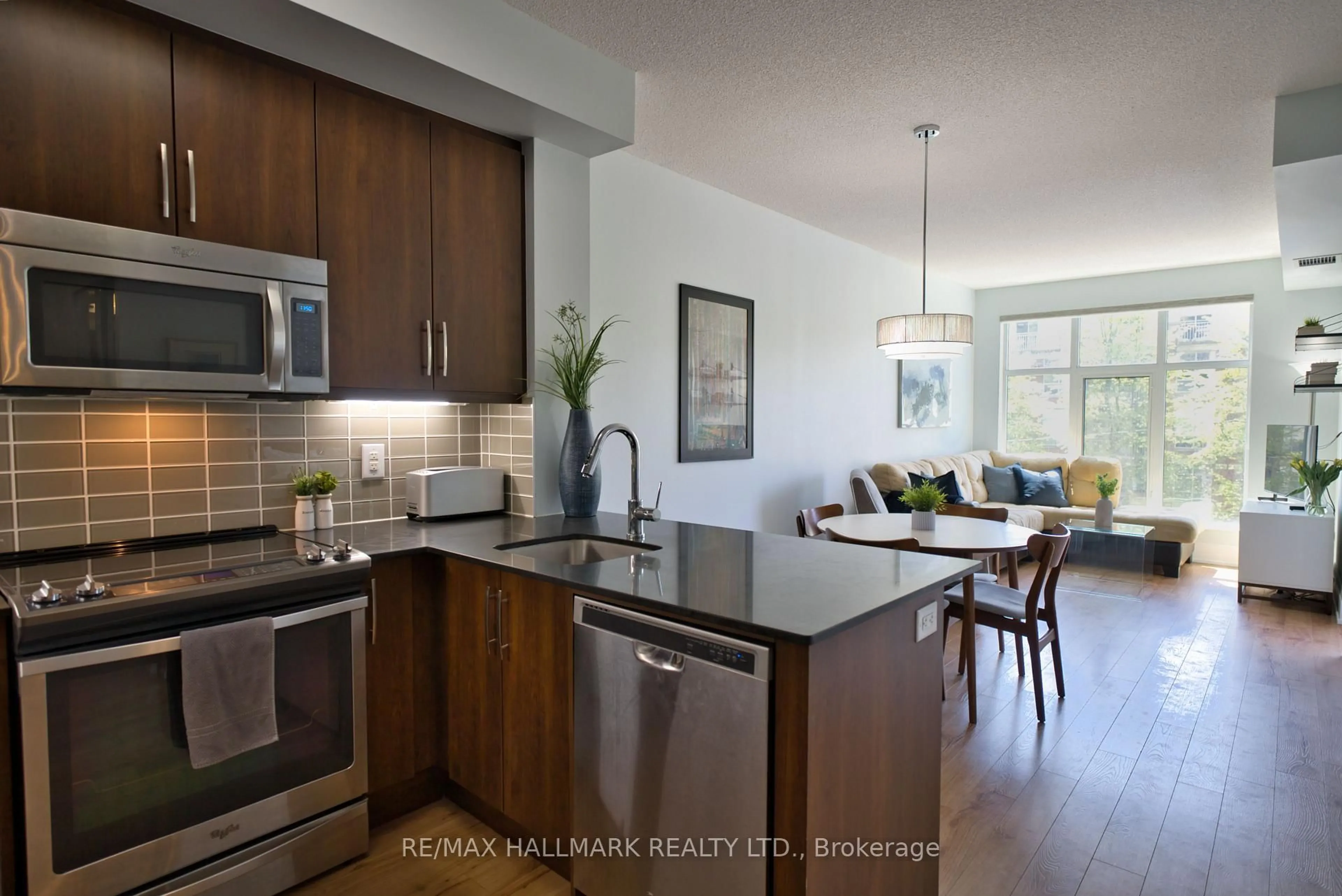 Open concept kitchen, unknown for 2 Old Mill Dr #316, Toronto Ontario M6S 0A2