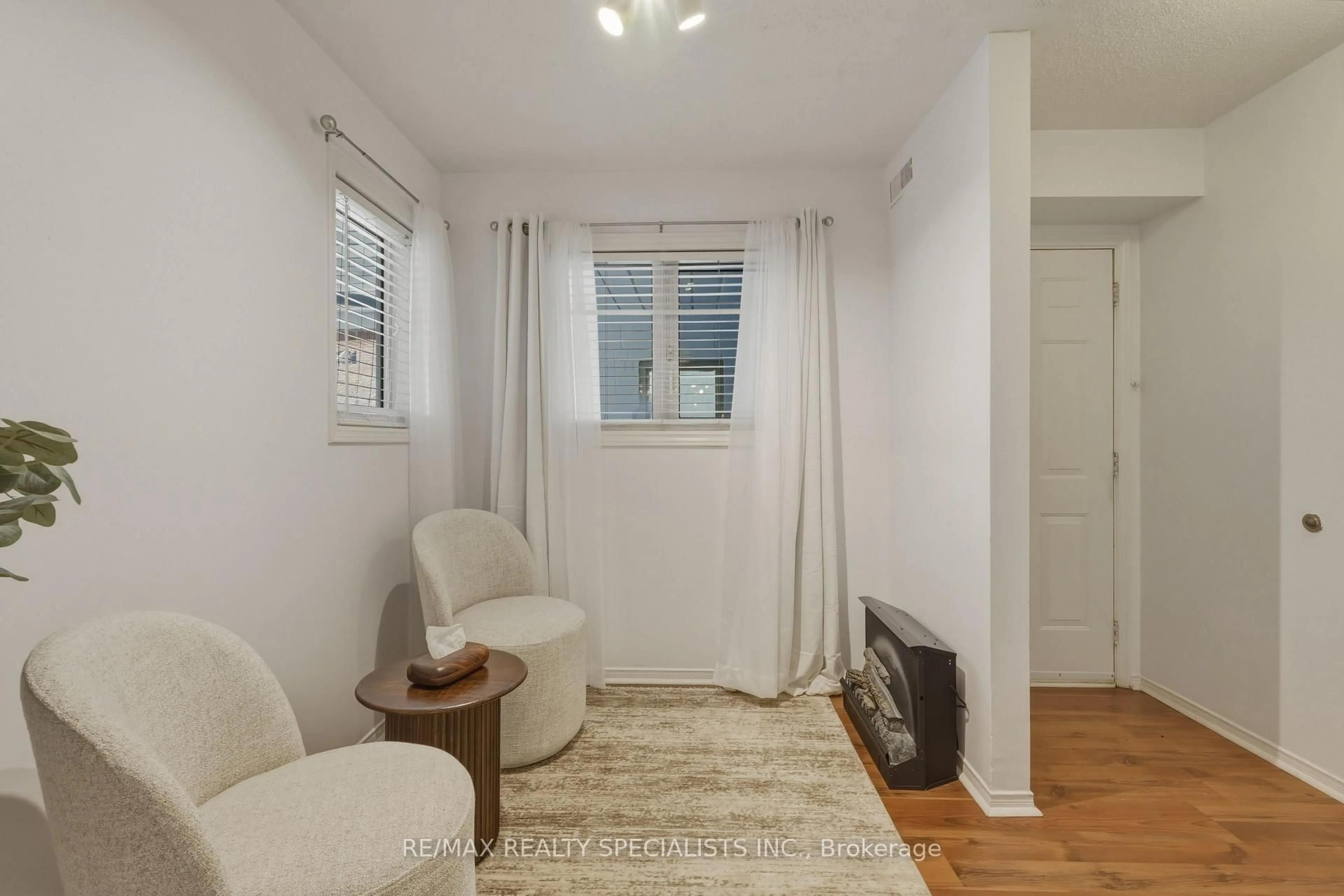 A pic of a room for 103 BRISTOL Rd #182, Mississauga Ontario L4Z 3P4