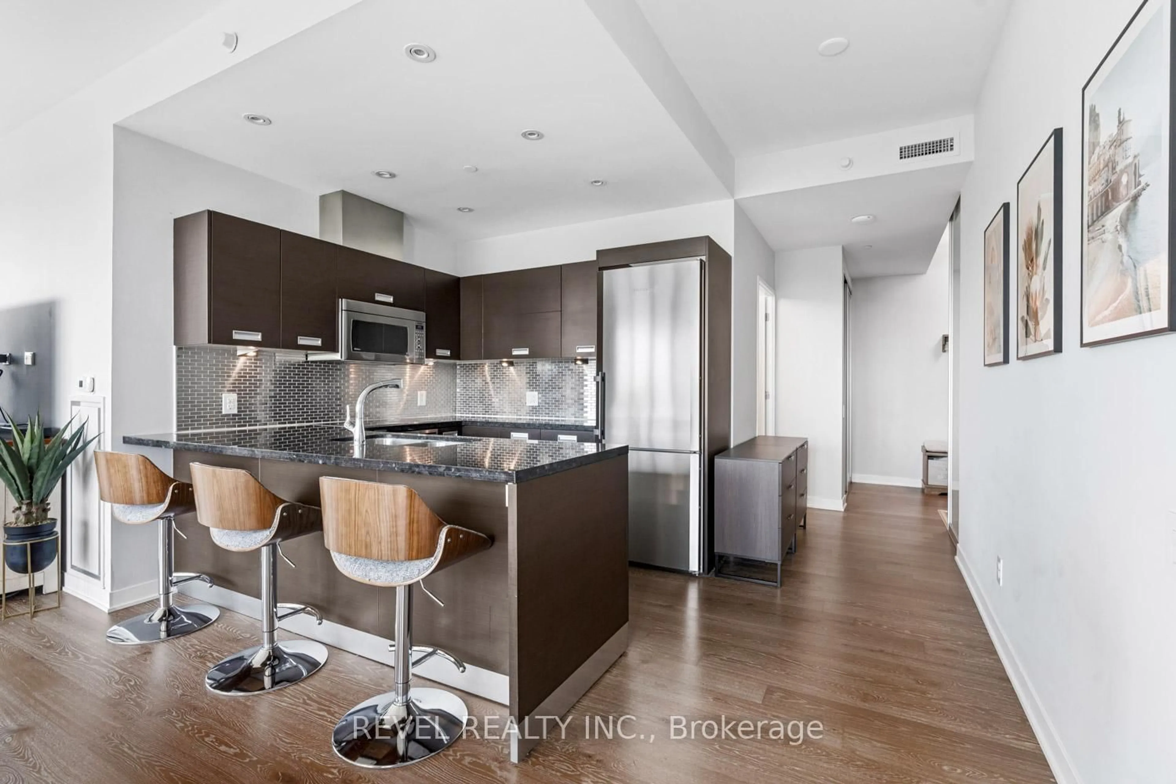 Open concept kitchen, unknown for 88 Park Lawn Rd #516, Toronto Ontario M8Y 0B5