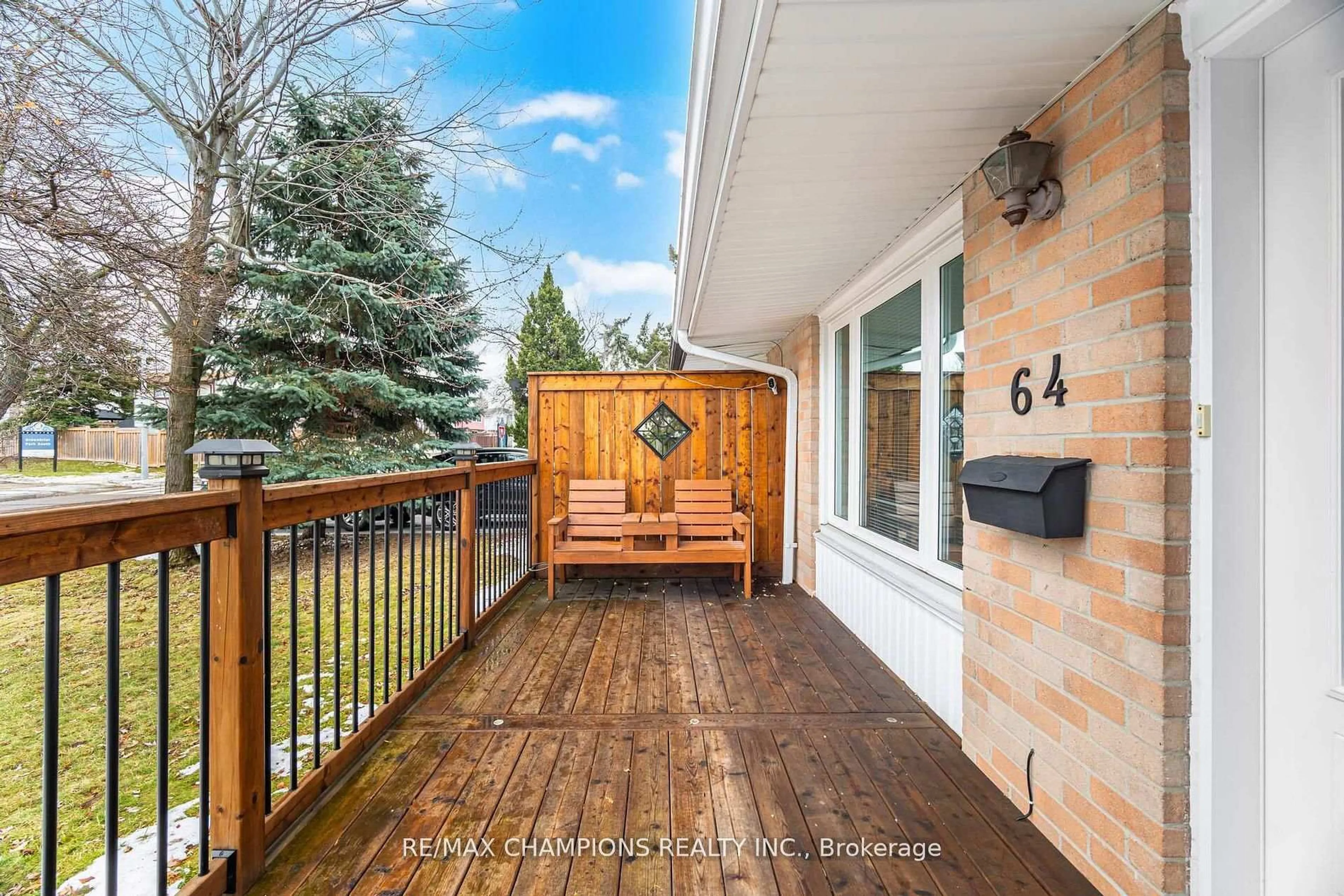 Patio, unknown for 64 Greenbriar Rd, Brampton Ontario L6S 2A5