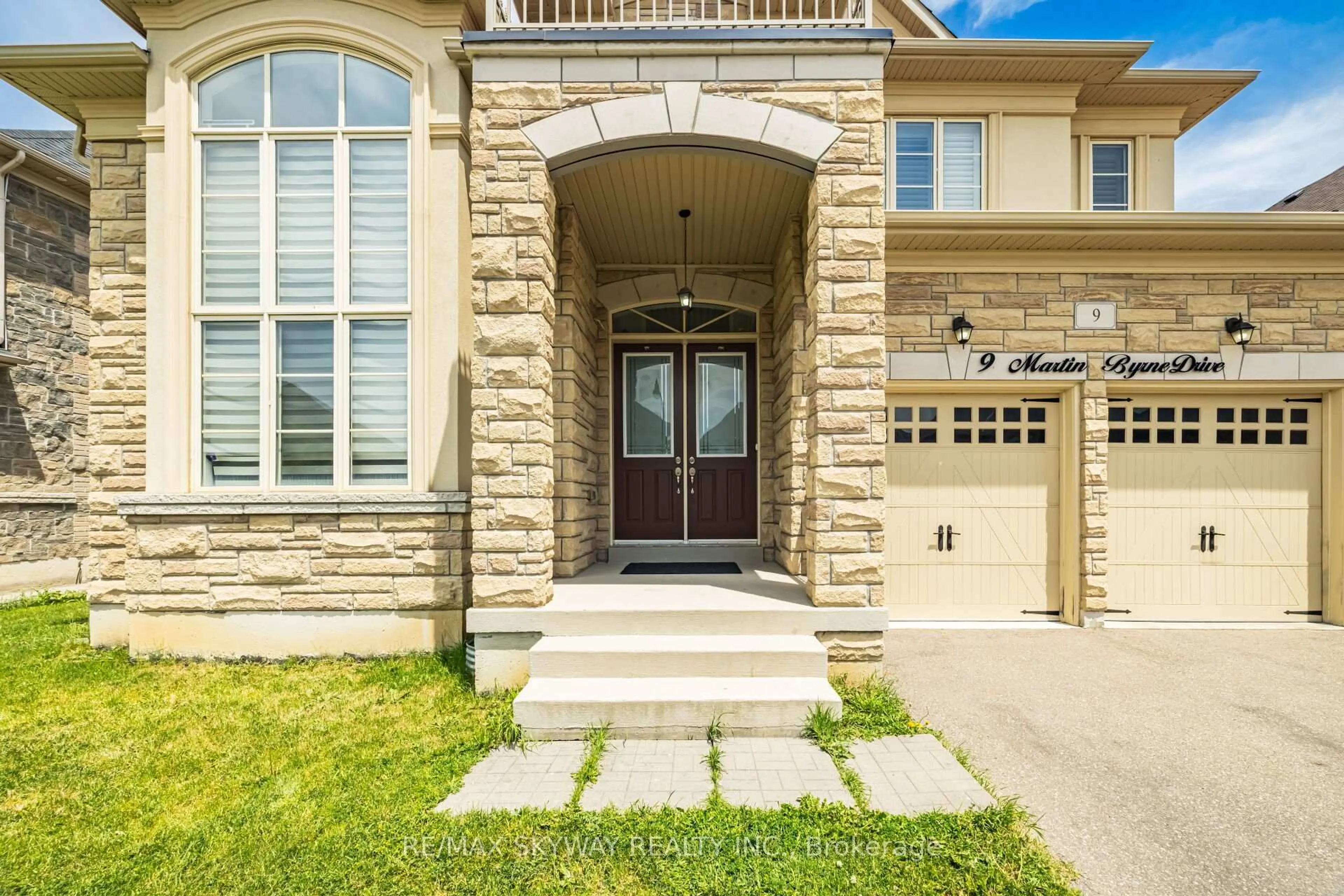 Unknown for 9 Martin Byrne Dr, Brampton Ontario L6P 4L2
