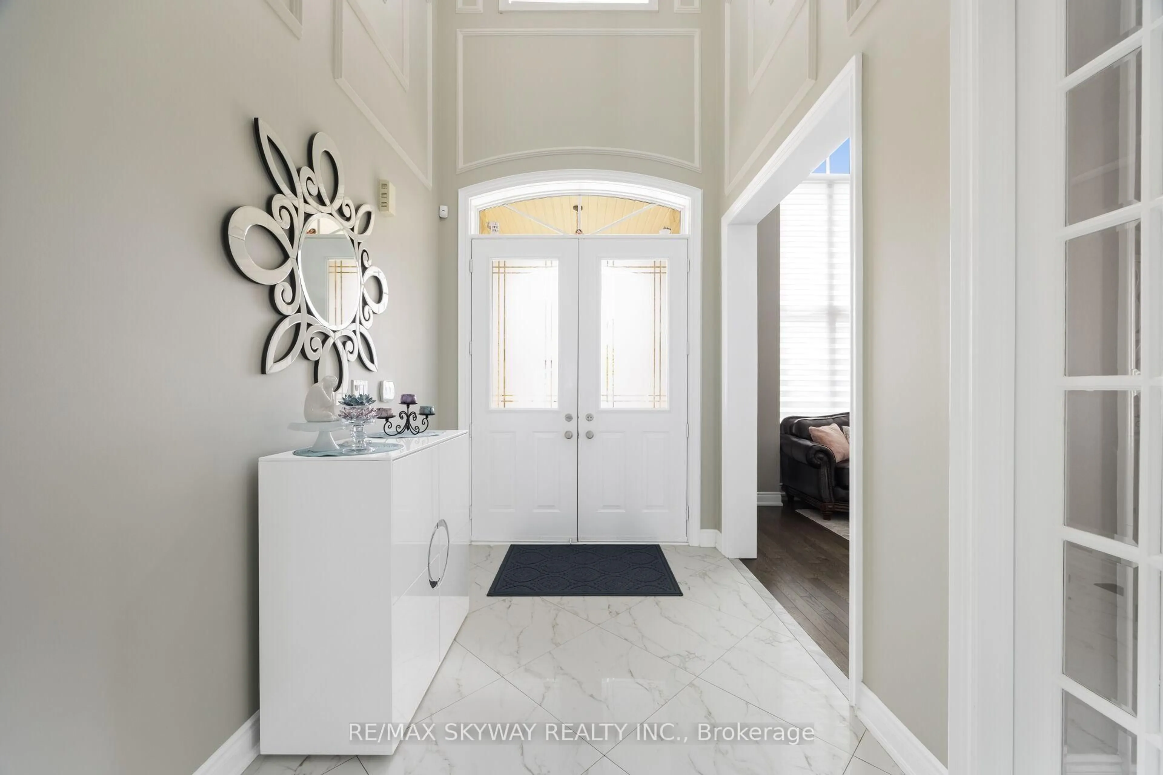 Indoor entryway for 9 Martin Byrne Dr, Brampton Ontario L6P 4L2