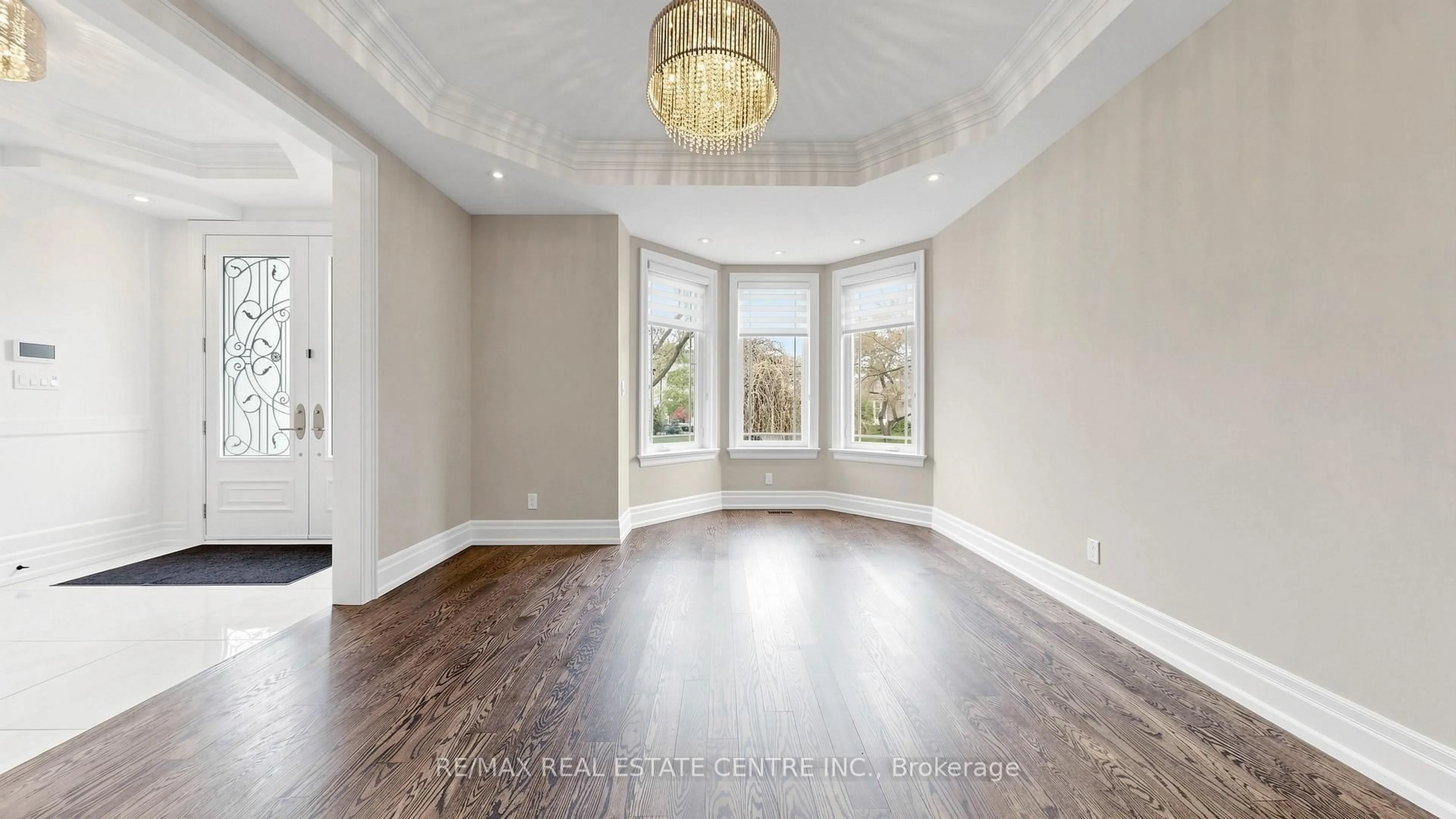 A pic of a room for 1496 Mansfield Dr, Oakville Ontario L6H 1K4