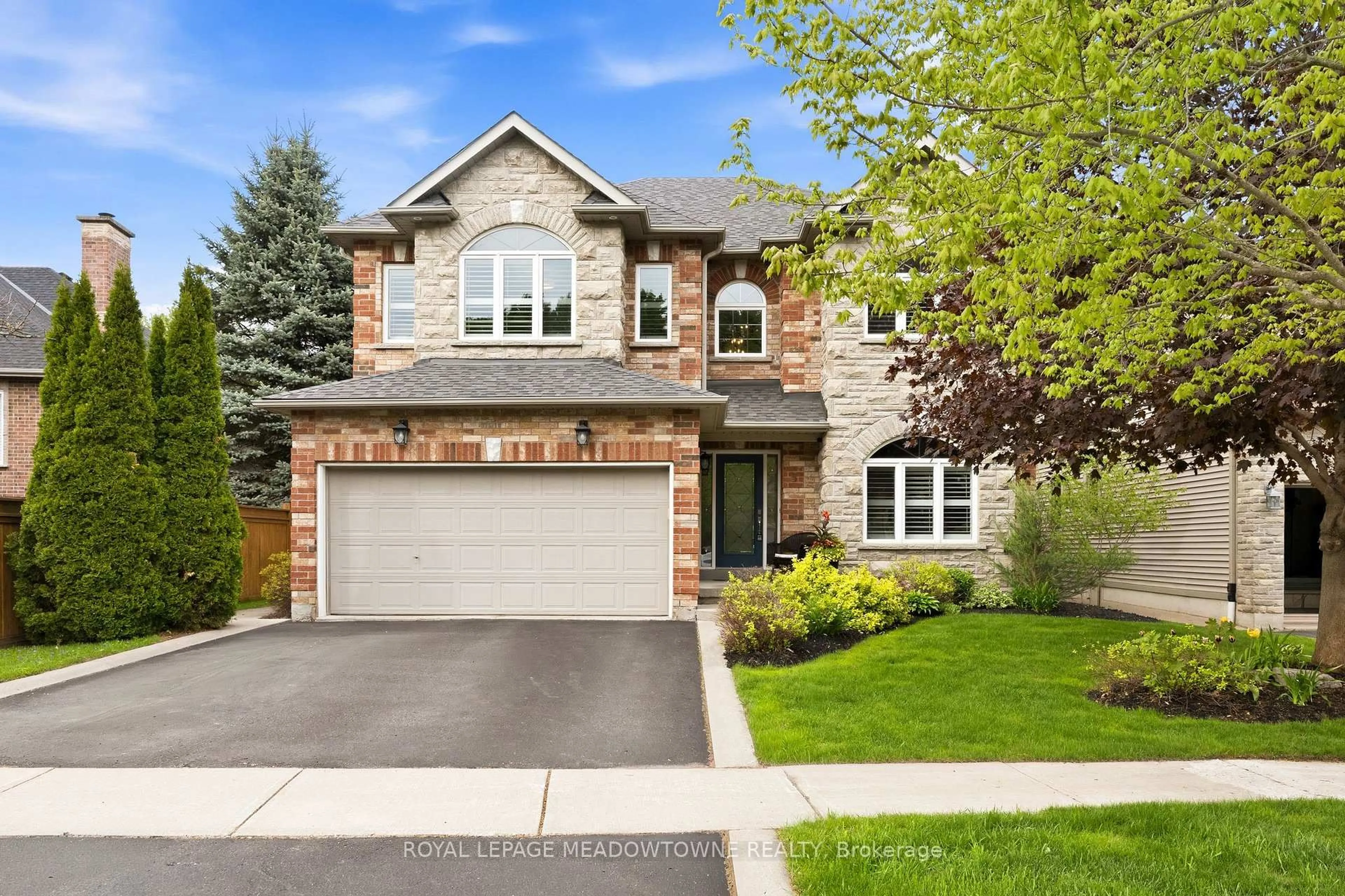 Home with brick exterior material, street for 5 Filton Rd, Caledon Ontario L7C 1R5