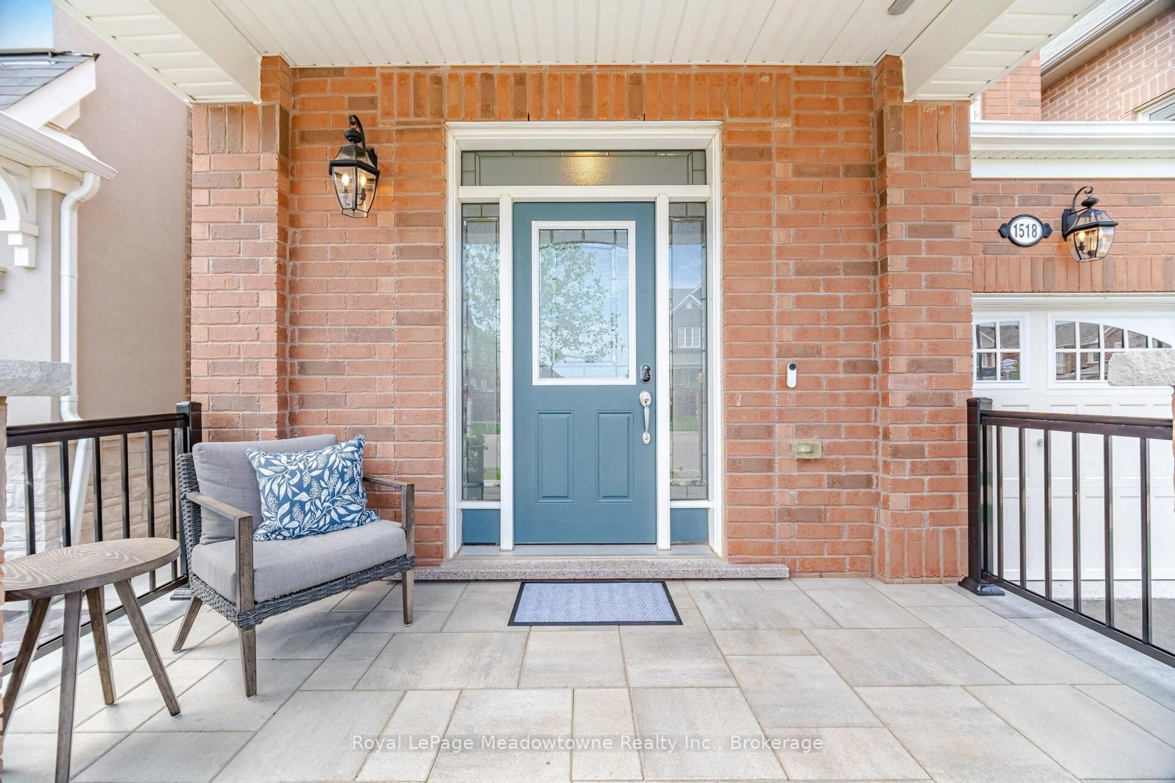 Indoor entryway for 1518 Clitherow St, Milton Ontario L9E 0B1