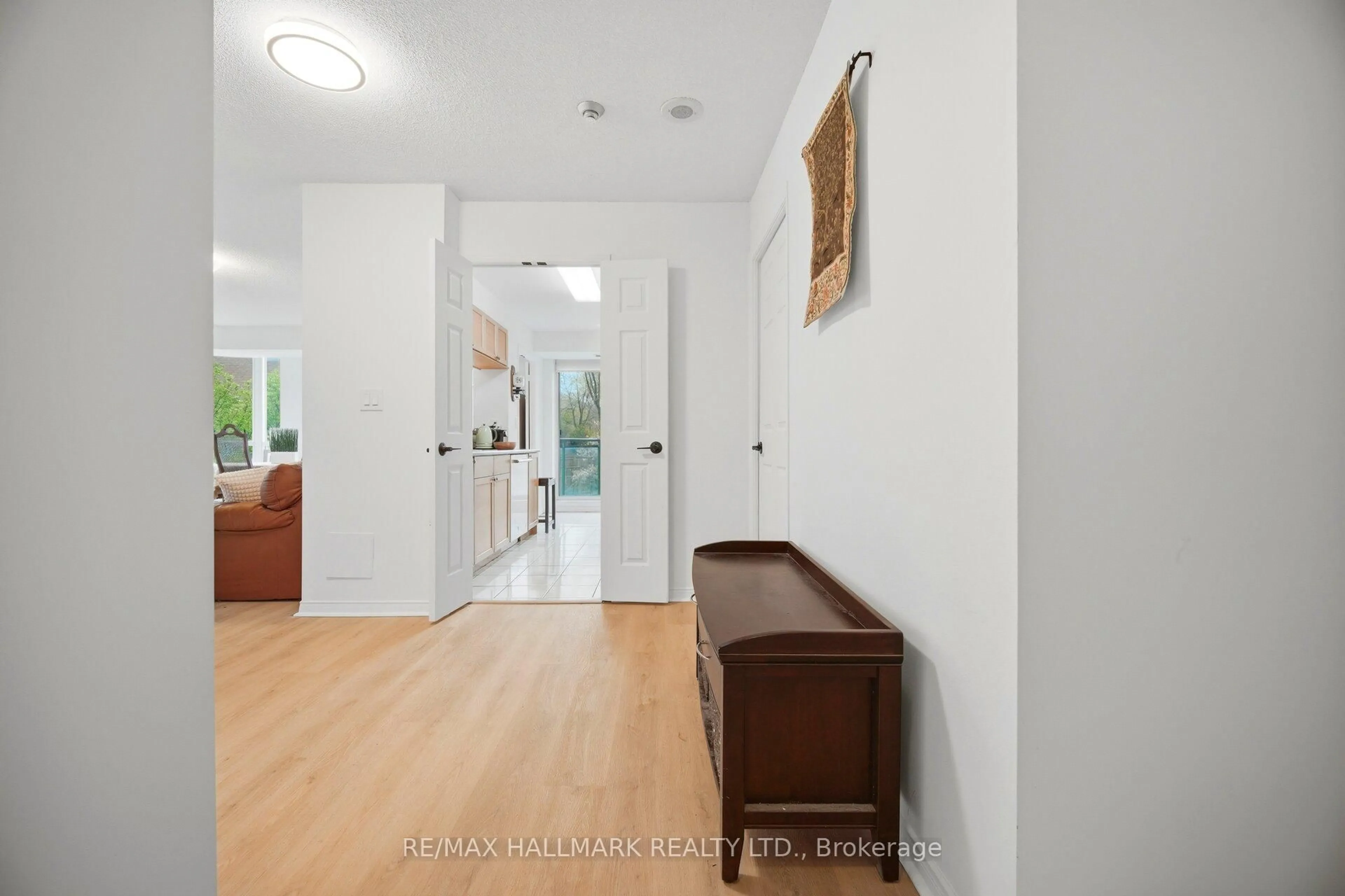Indoor entryway for 190 Manitoba St #209, Toronto Ontario M8Y 3Y8