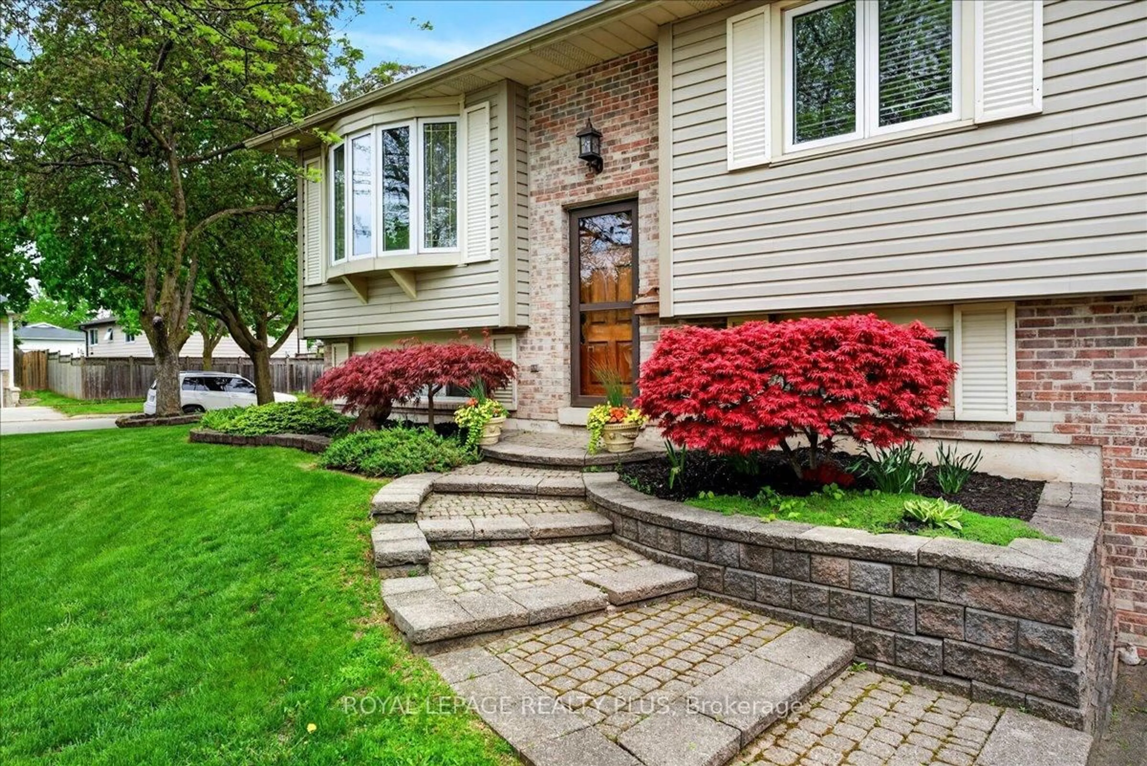 Home with brick exterior material, street for 4452 Delaney Dr, Burlington Ontario L7L 5J2