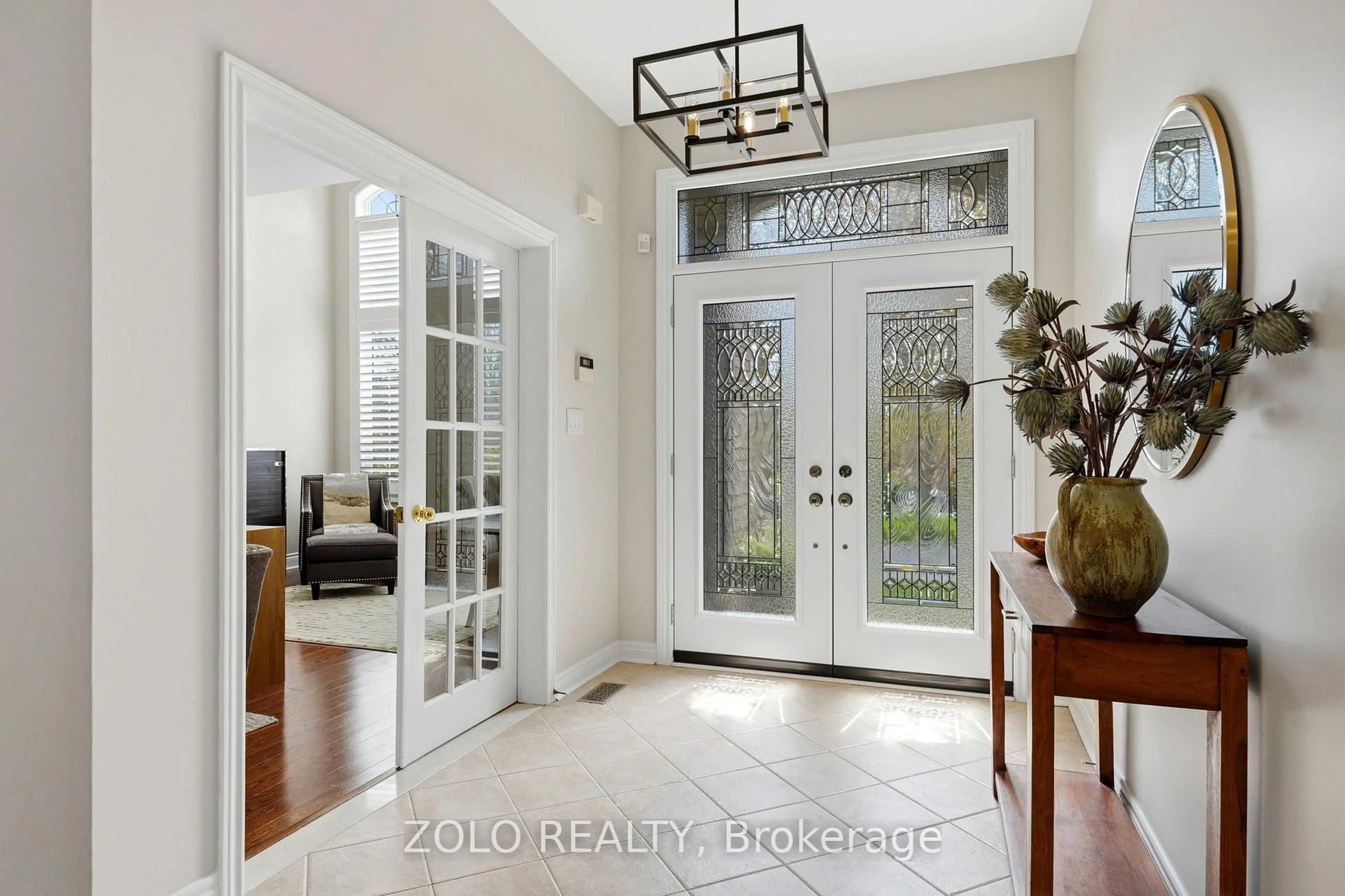 Indoor entryway for 86 North Ridge Cres, Halton Hills Ontario L7G 6E6