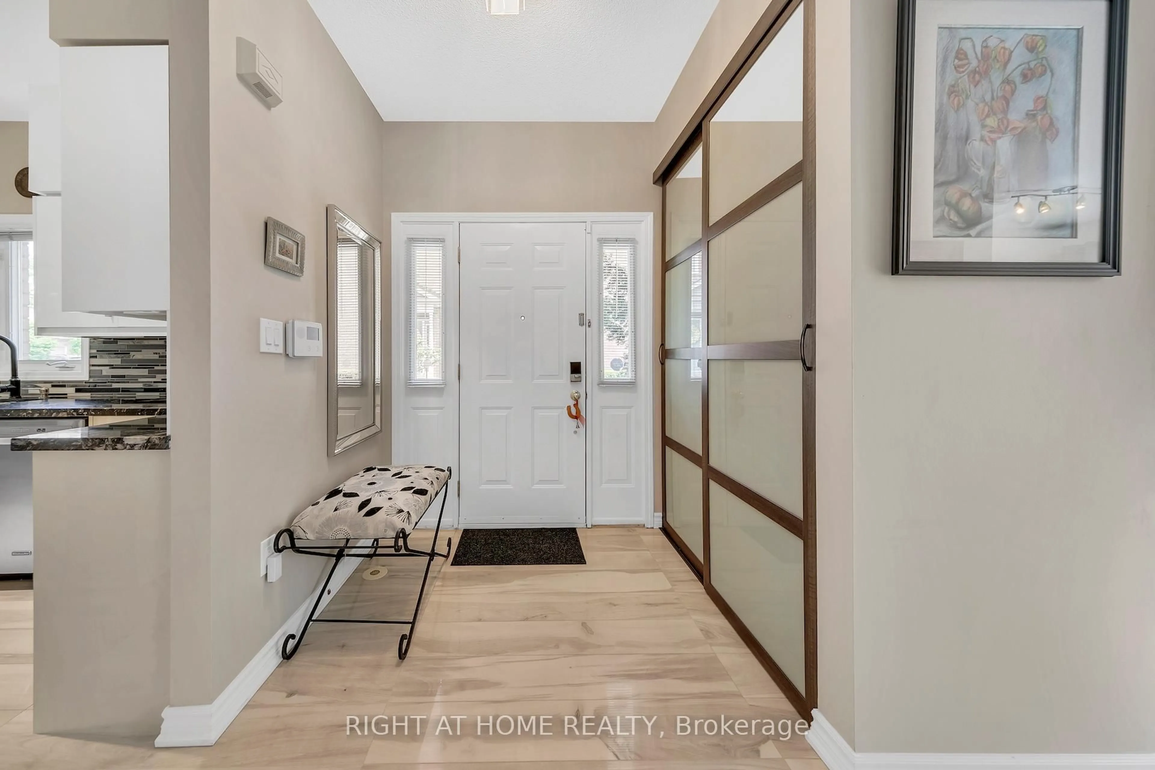 Indoor entryway for 740 Village Green Blvd, Mississauga Ontario L5E 3K8
