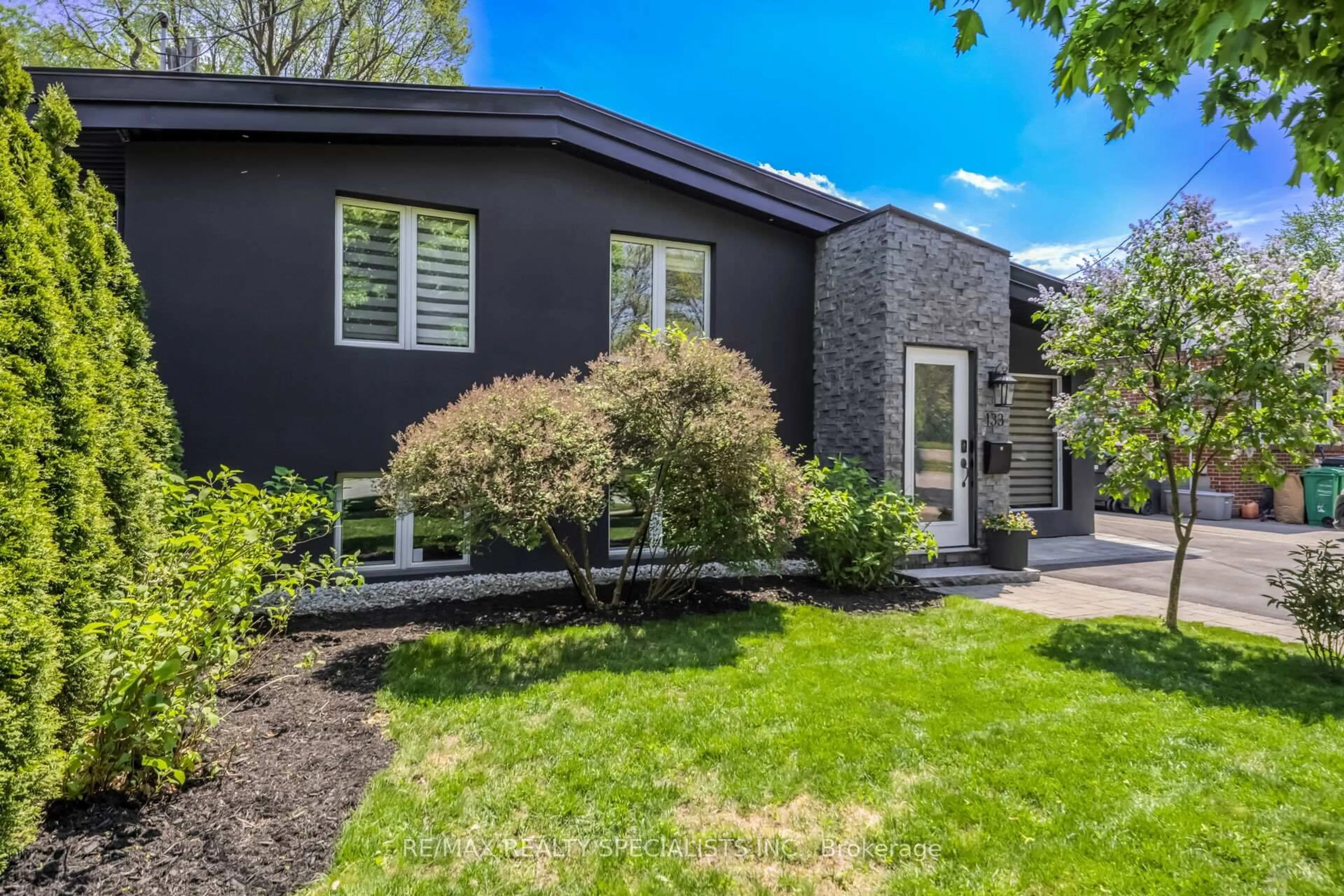 Home with brick exterior material, street for 133 Eldomar Ave, Brampton Ontario L6W 1R6