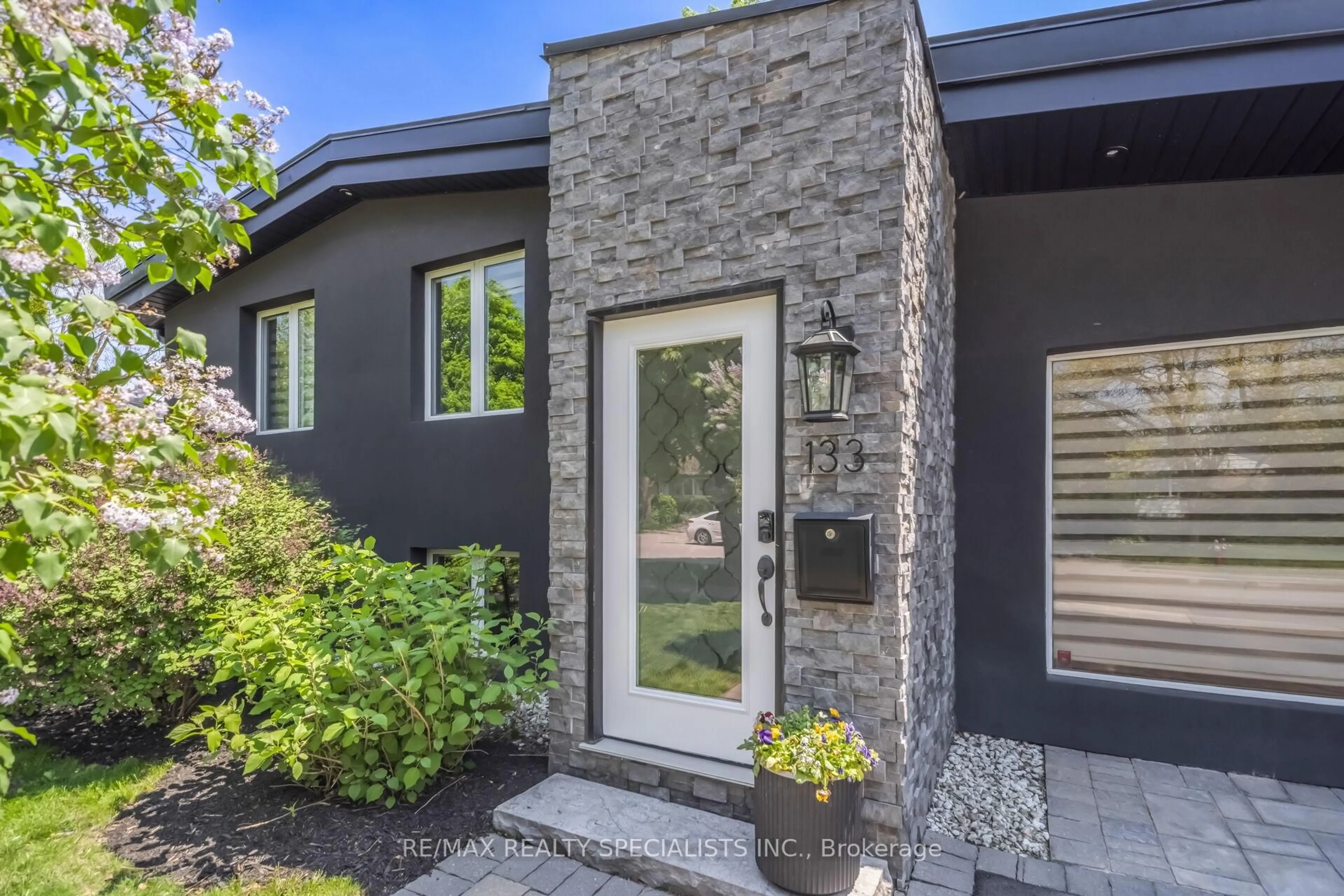 Home with brick exterior material, street for 133 Eldomar Ave, Brampton Ontario L6W 1R6