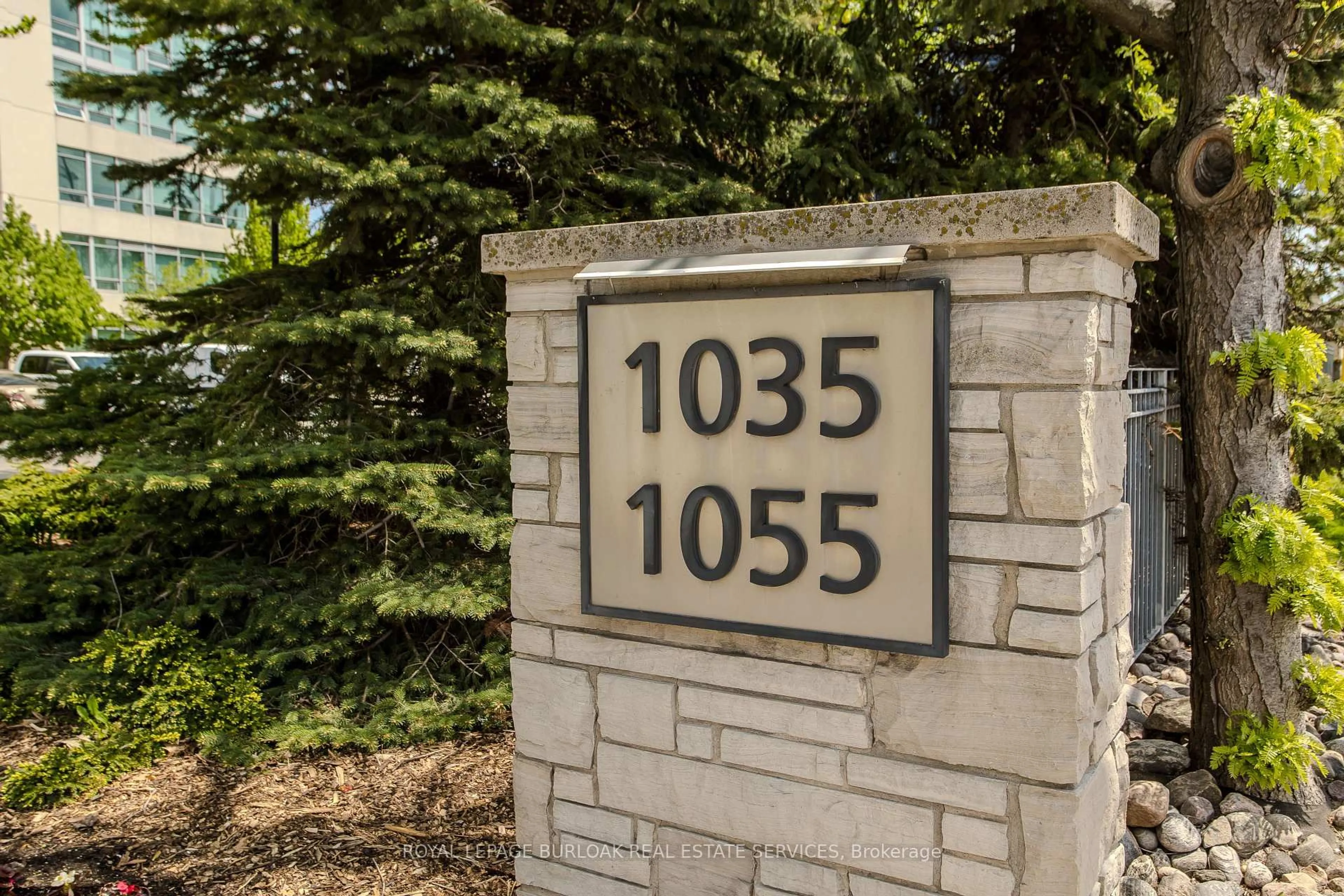 Unknown for 1055 Southdown Rd #312, Mississauga Ontario L5J 0A3