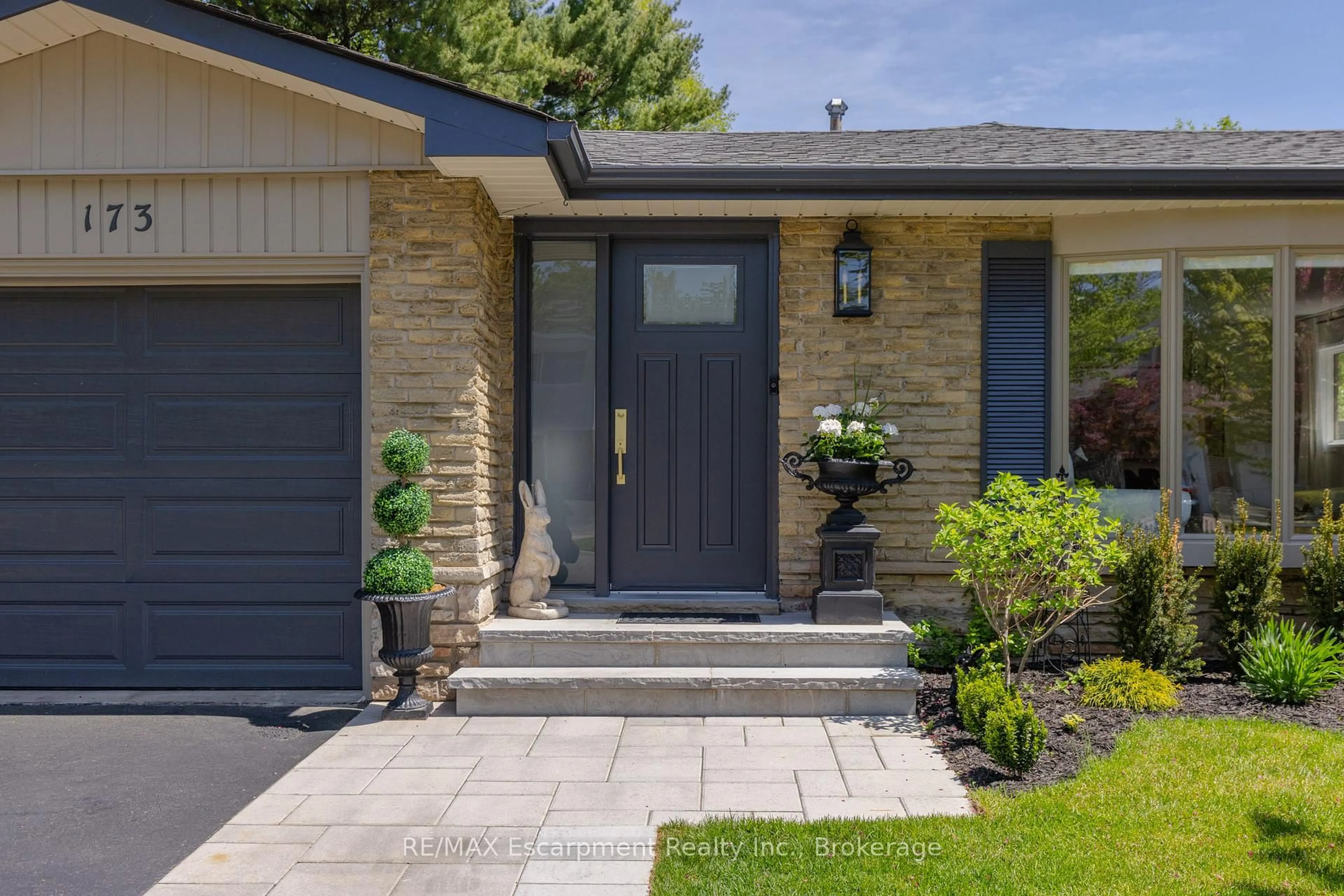 Home with brick exterior material, street for 173 Chebucto Dr, Oakville Ontario L6J 5R1