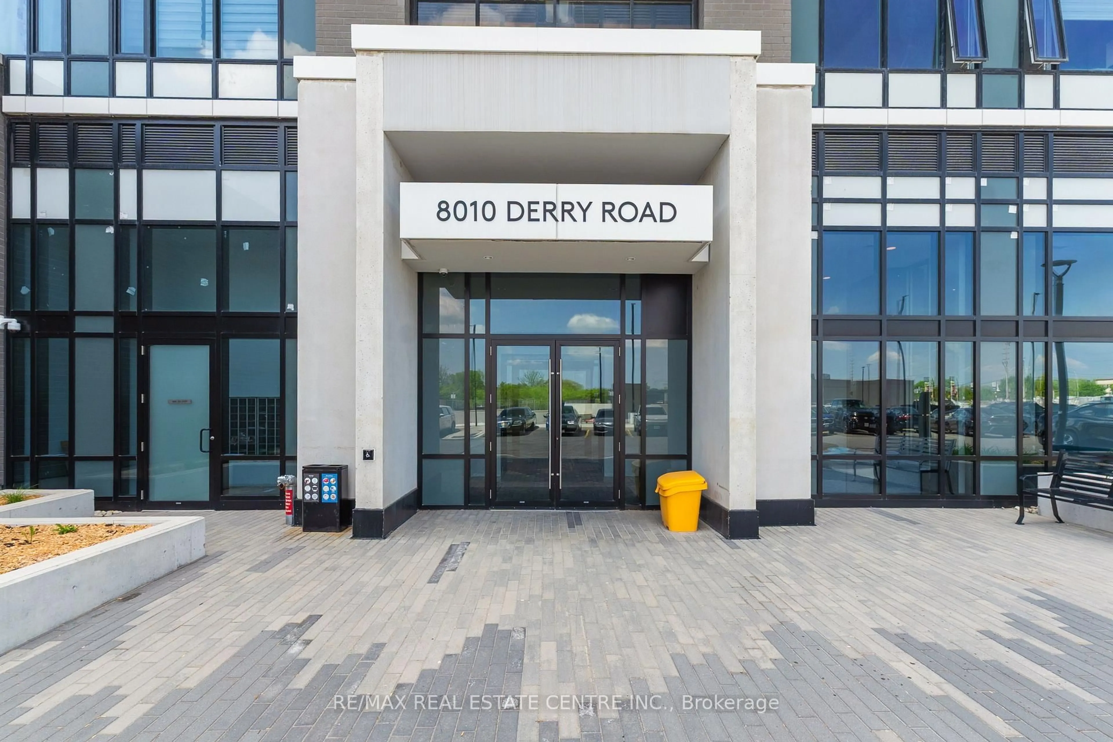 Lobby for 8010 Derry Rd #1402, Milton Ontario L9T 9N3