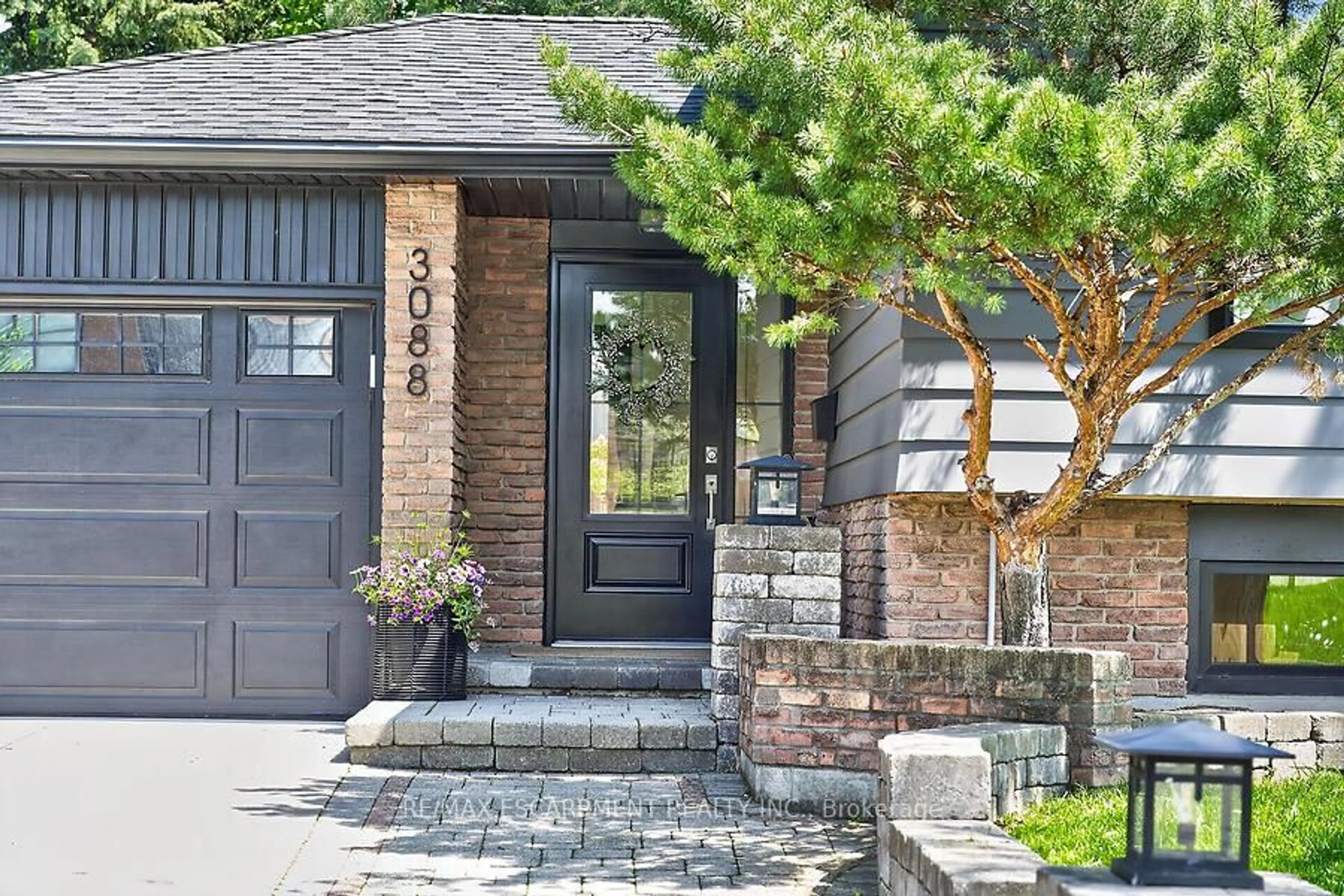 Home with brick exterior material, street for 3088 PALMER Dr, Burlington Ontario L7M 1S9