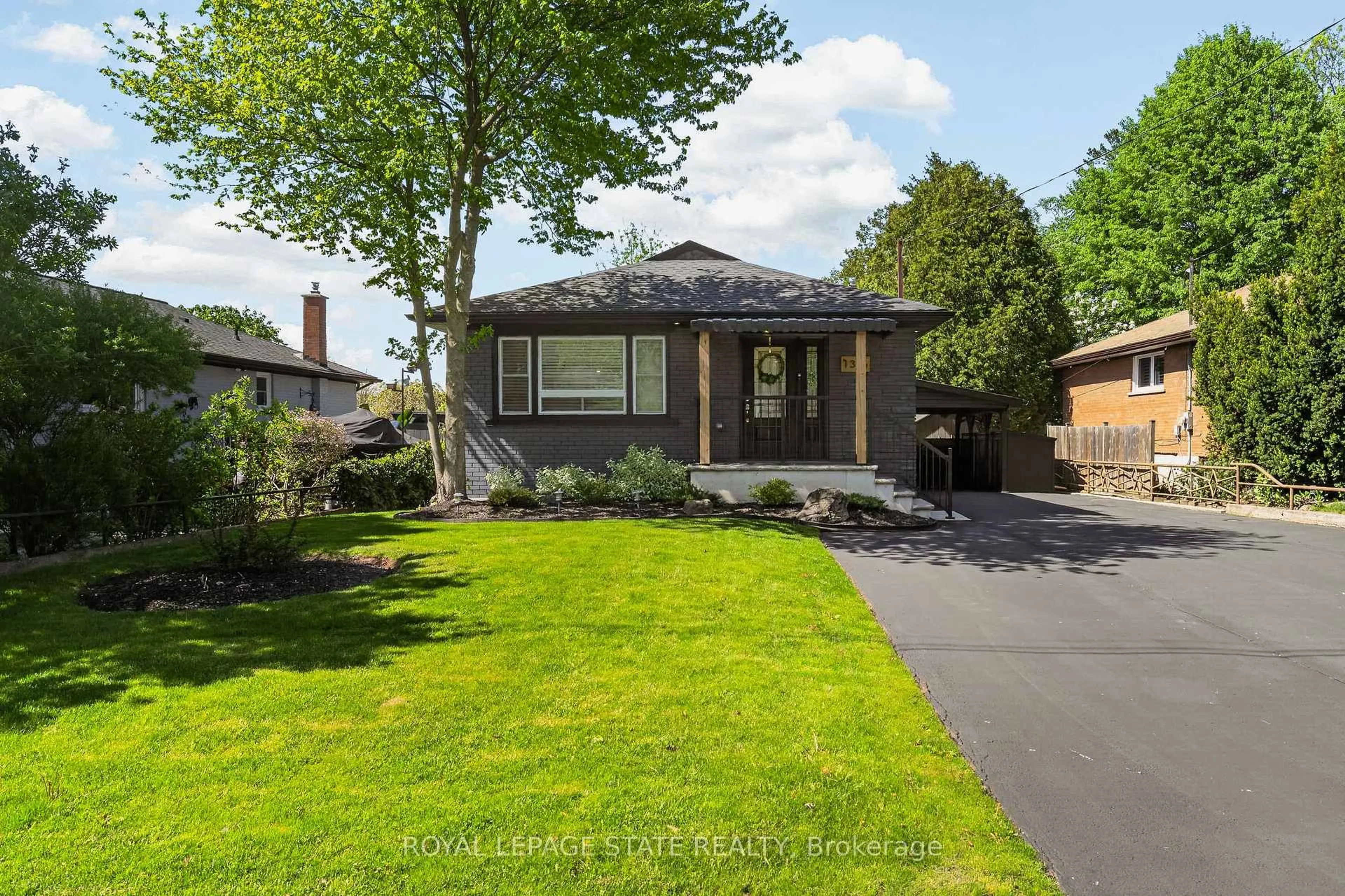 A pic from outside/outdoor area/front of a property/back of a property/a pic from drone, street for 1396 Niels Ave, Burlington Ontario L7P 2E4