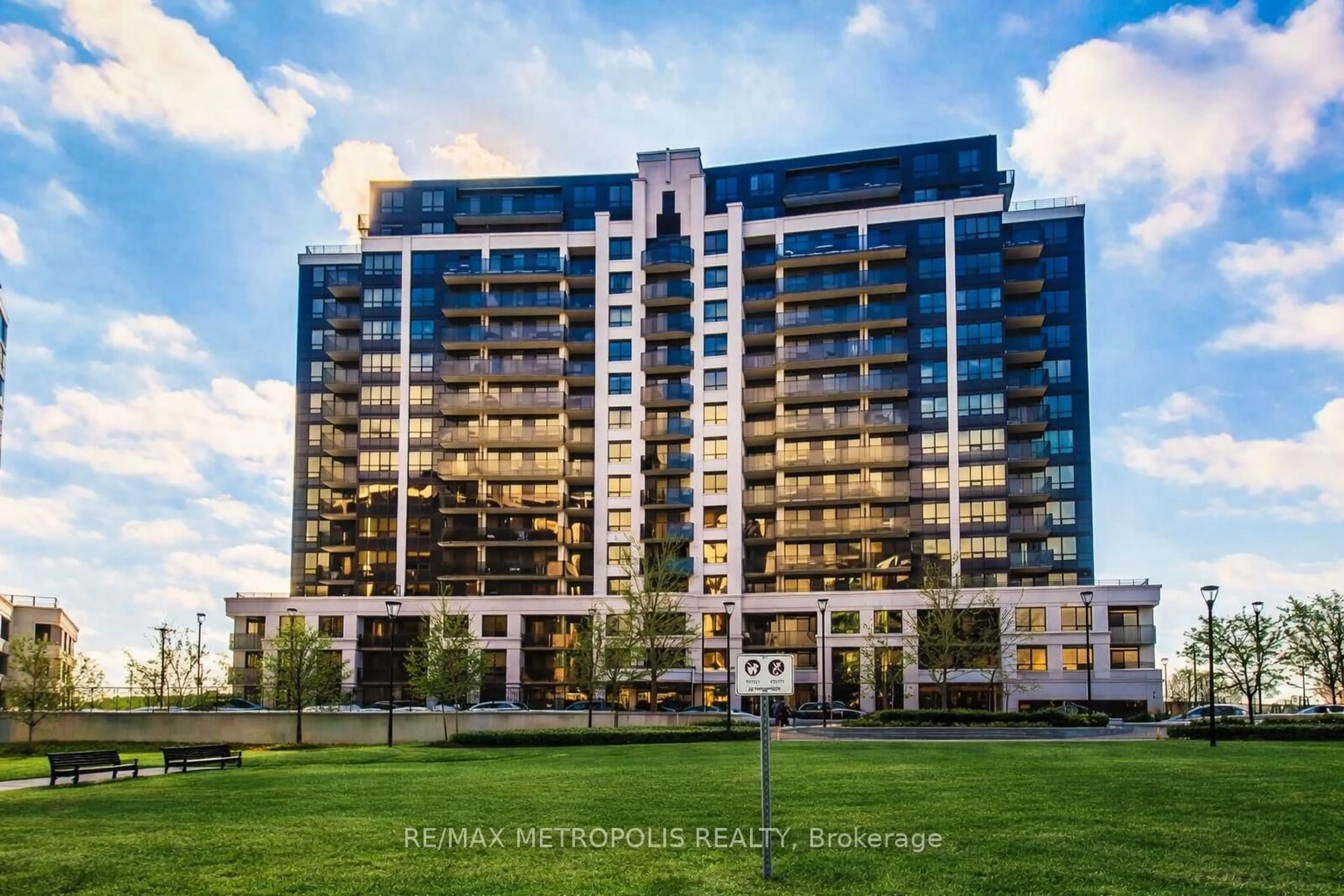 A pic from outside/outdoor area/front of a property/back of a property/a pic from drone, building for 1070 Sheppard Ave #PH16, Toronto Ontario M3J 0G8