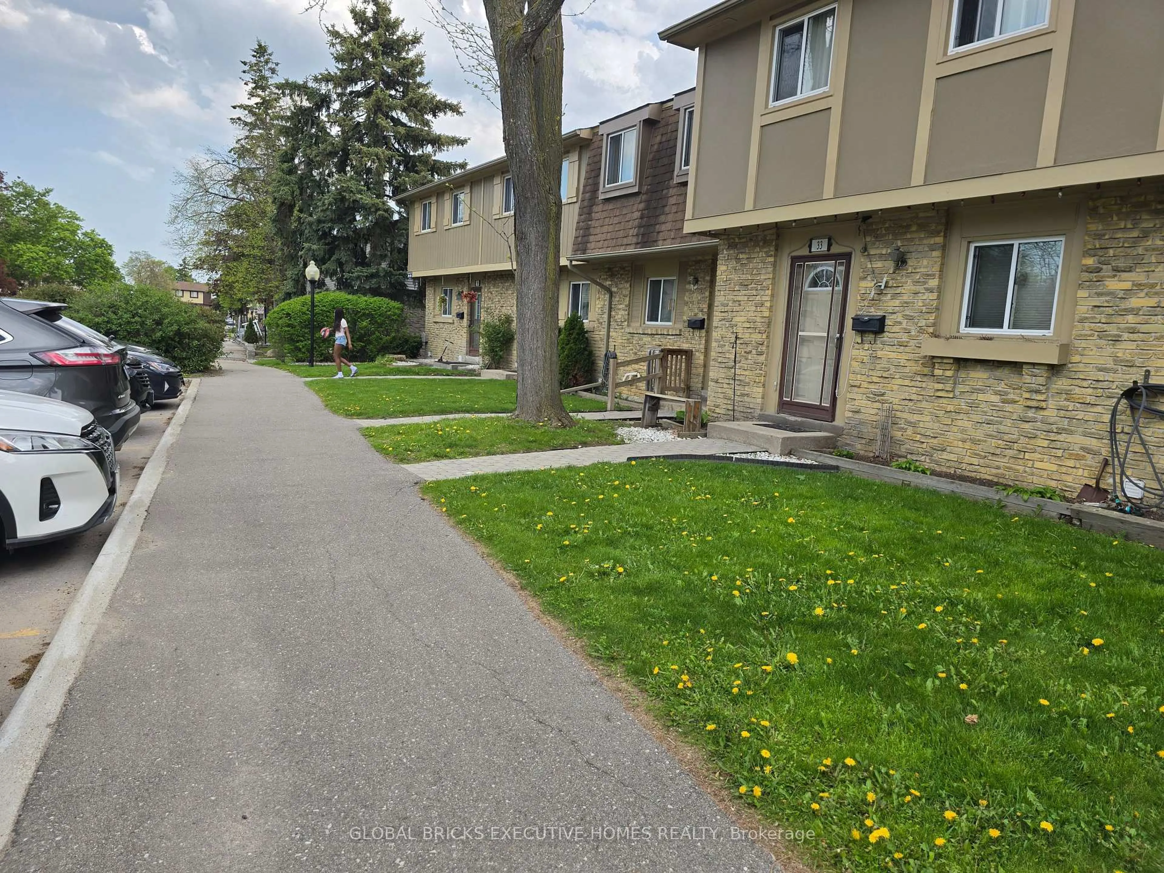 A pic from outside/outdoor area/front of a property/back of a property/a pic from drone, street for 57 Hansen Rd #34, Brampton Ontario L6V 3C6