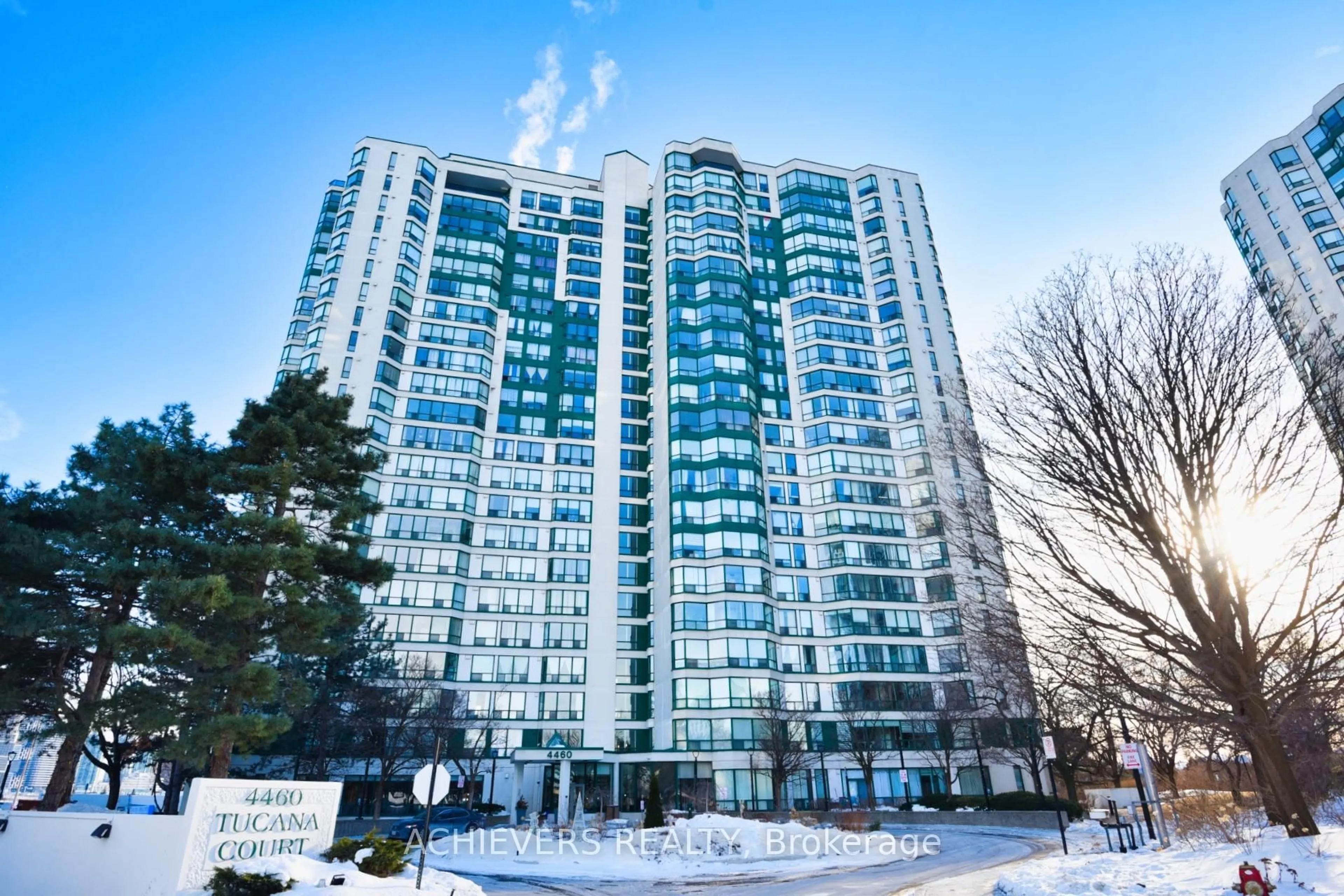 Indoor foyer for 4460 TUCANA Crt #1207, Mississauga Ontario L5R 3K9