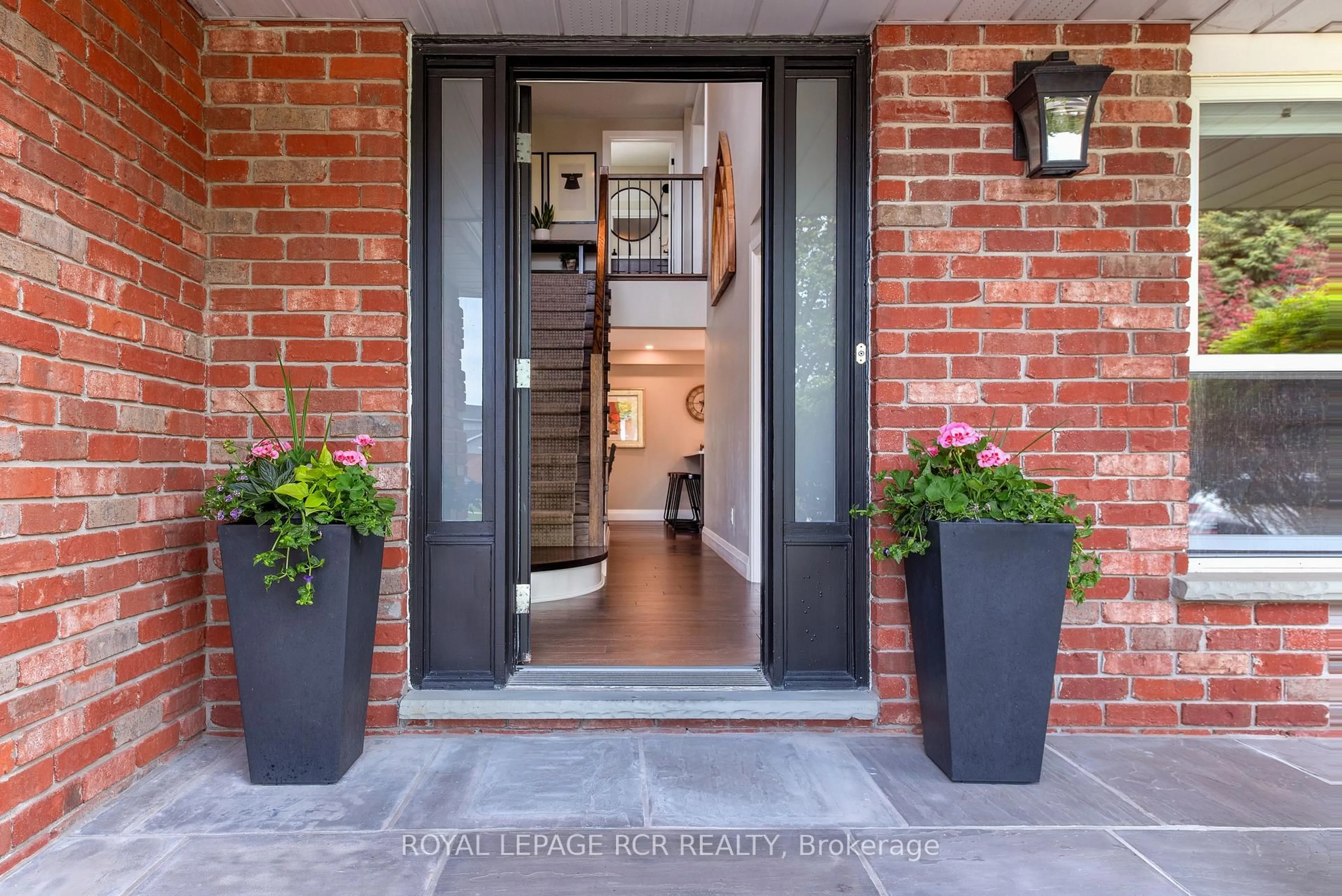 Indoor entryway for 237 Elmwood Cres, Orangeville Ontario L9W 4T4