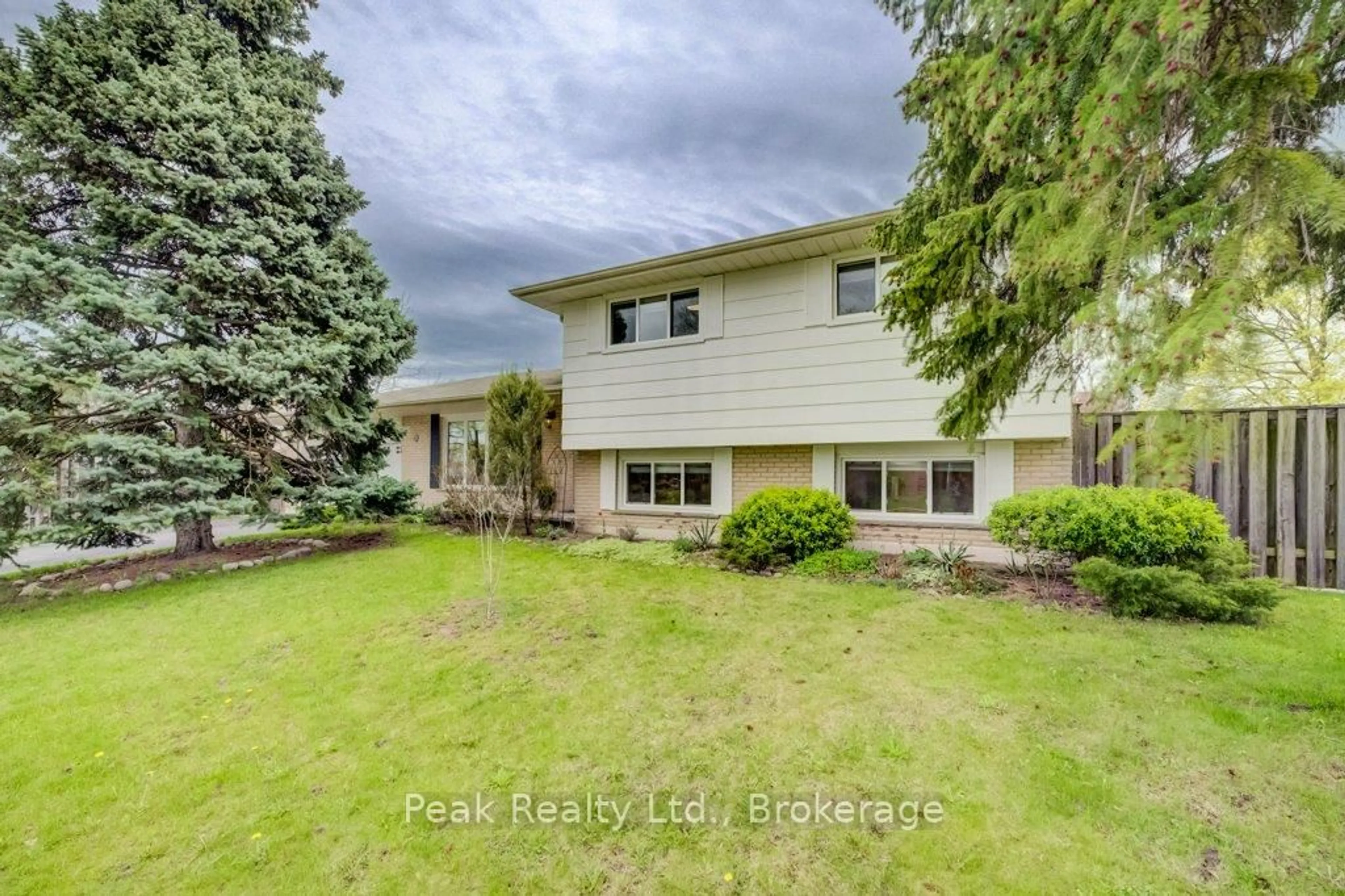 Unknown for 2235 Waycross Cres, Mississauga Ontario L5K 1J5