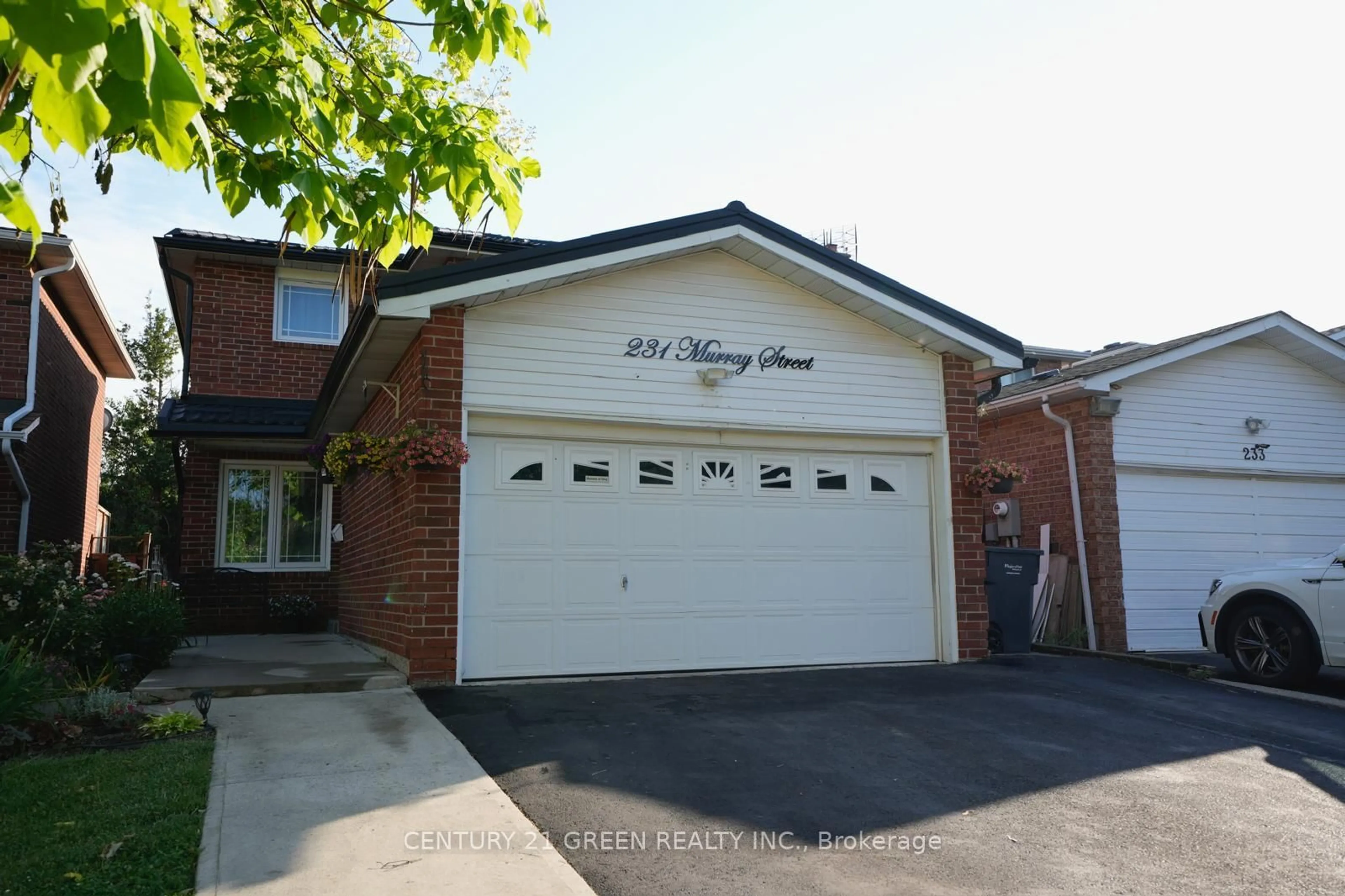 Unknown for 231 Murray St, Brampton Ontario L6X 3M1