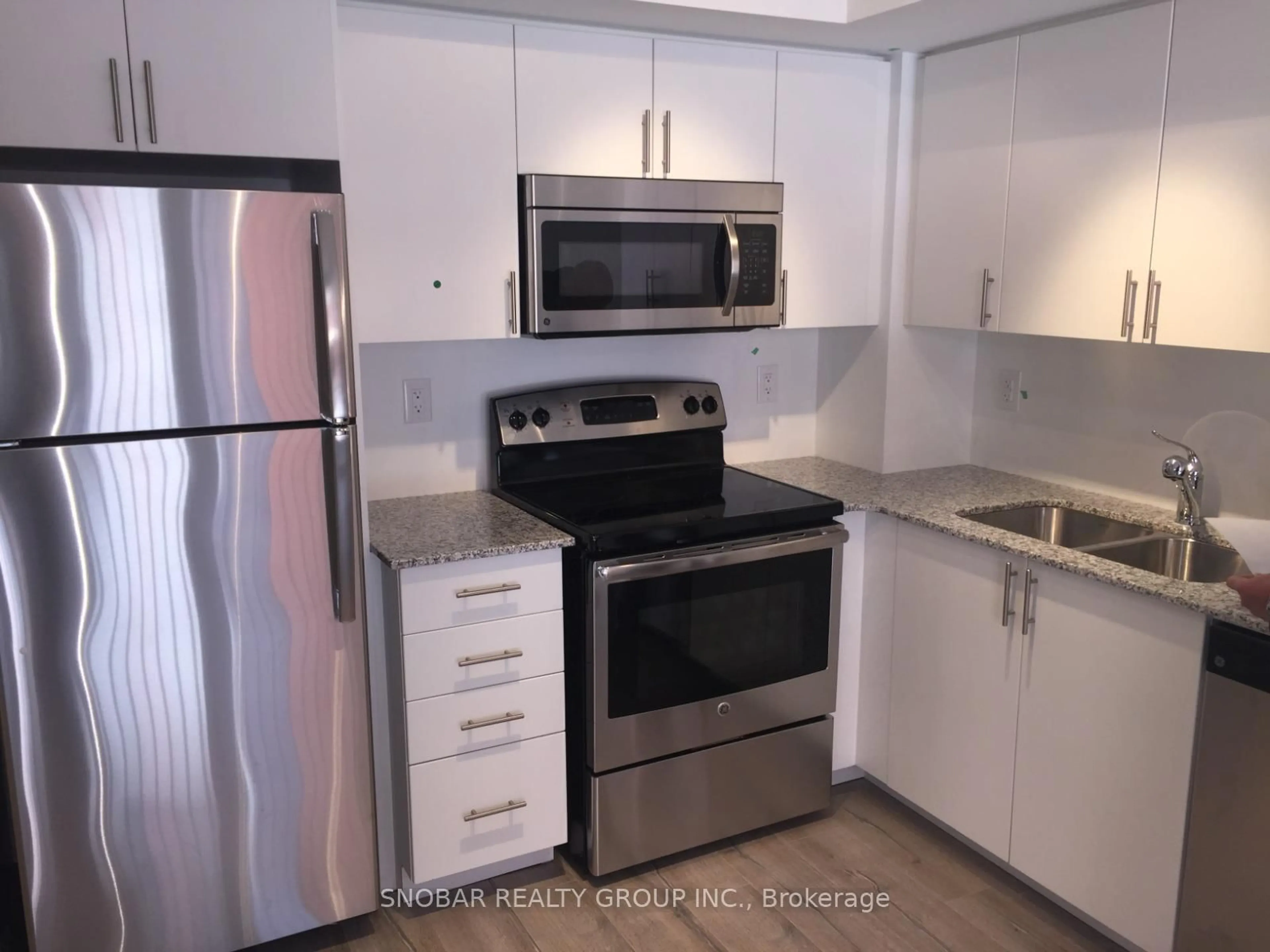 Standard kitchen, unknown for 830 Lawrence Ave #423, Toronto Ontario M6A 1C3
