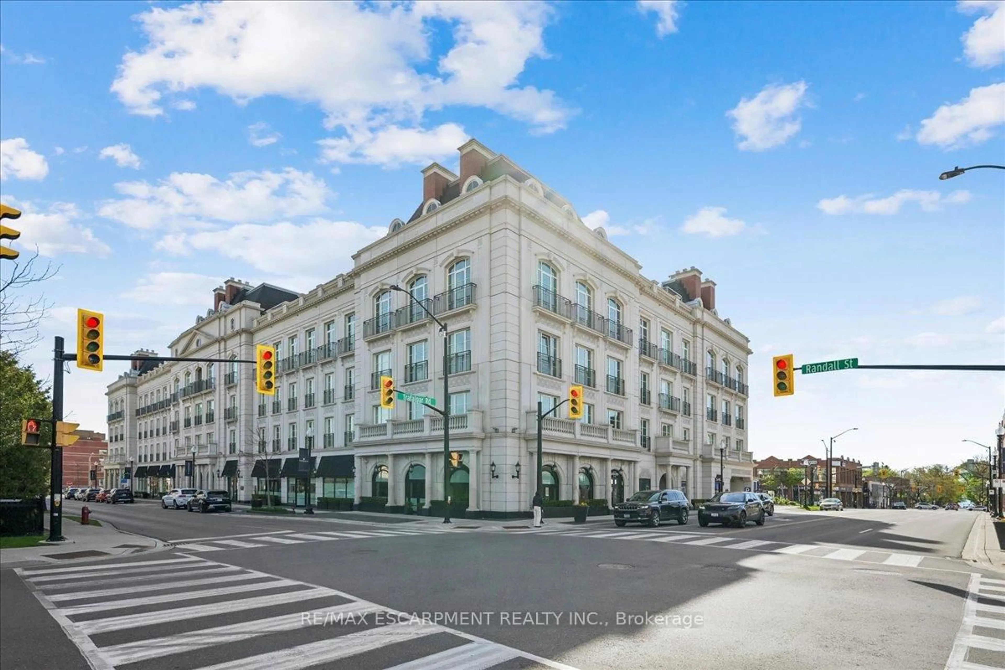 Unknown for 300 Randall St #211, Oakville Ontario L6J 1R1