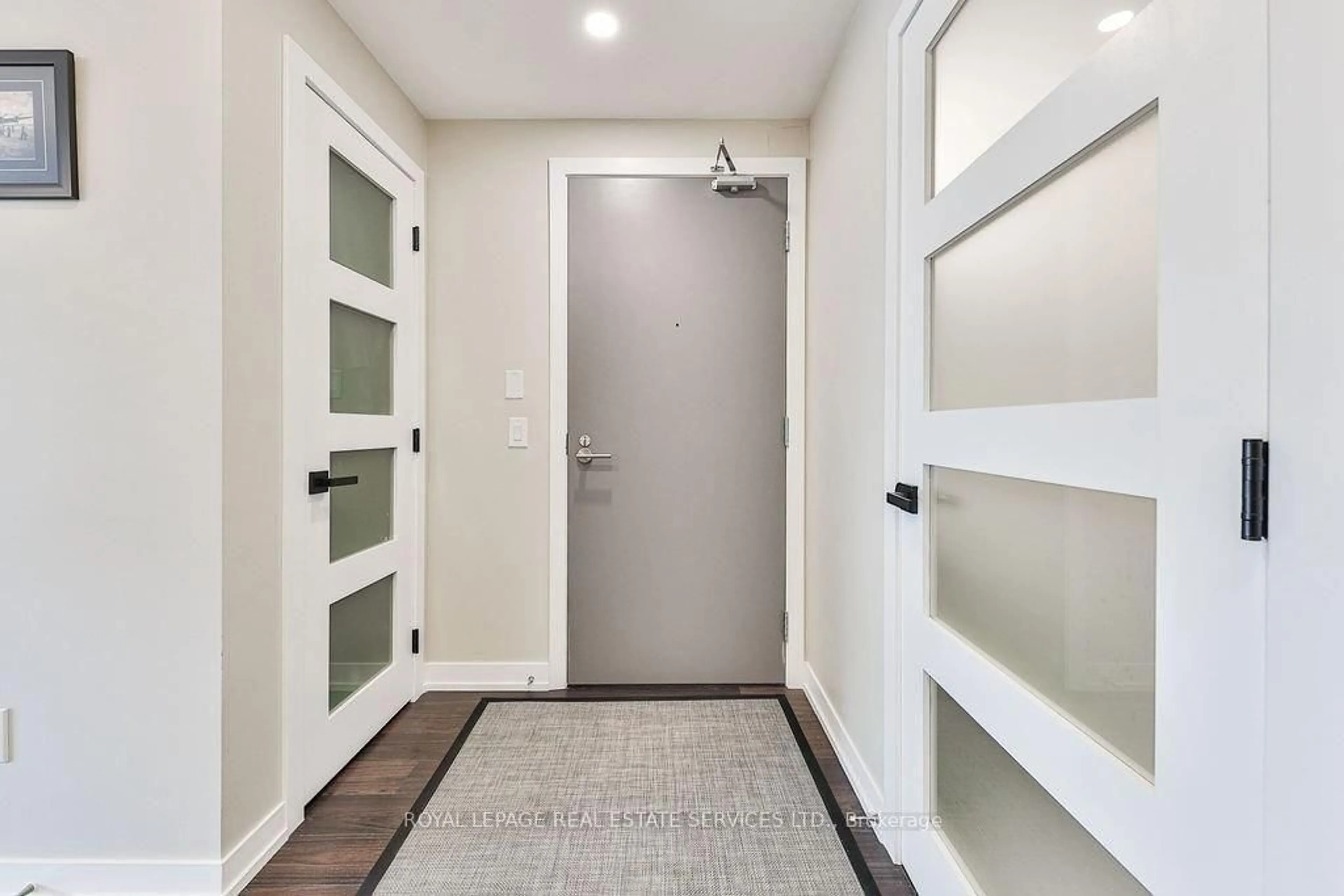 Indoor entryway for 8 Fieldway Rd #315, Toronto Ontario M8Z 0C3