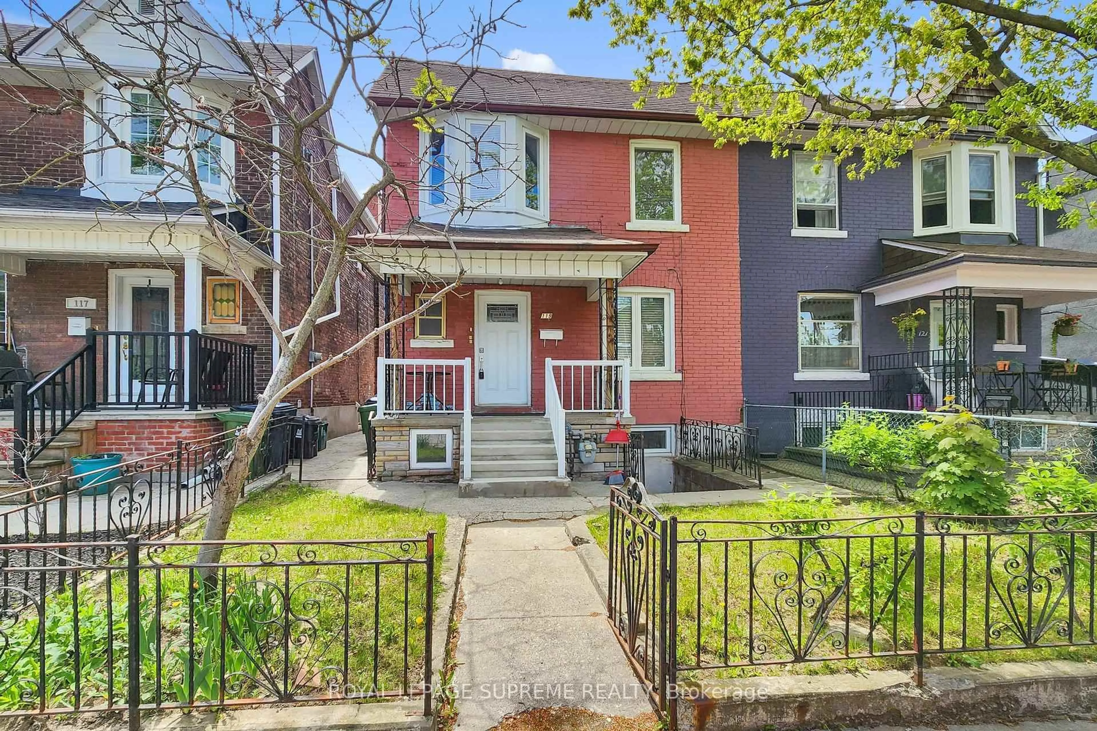 Unknown for 119 Essex St, Toronto Ontario M6G 1T4